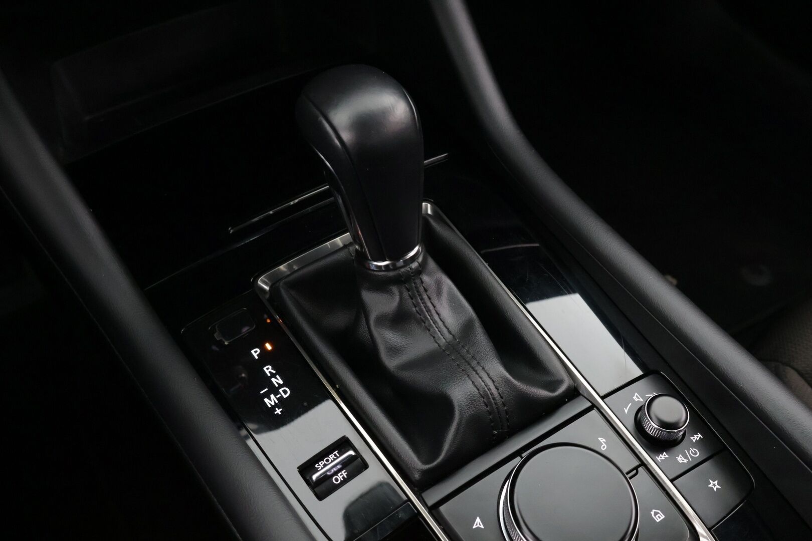 Mazda 3 2021 Hatchback 2,0 (150hv) M Hybrid Skyactiv-G Vision Plus Business AT ** Lohko / ACC / HUD / BLIS - ** 1-om Suomi-auto / Merkkikirja **