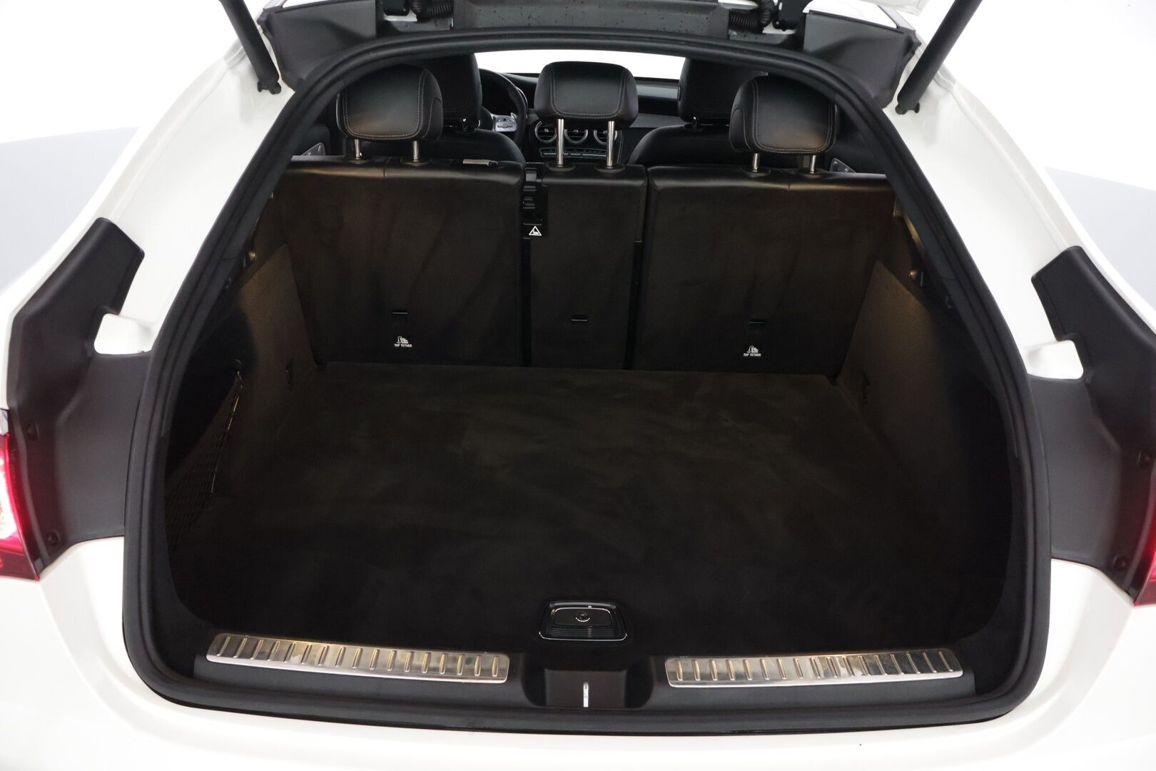 Mercedes-Benz GLC 63 AMG 2020 AMG GLC 63 S 4MATIC+ Coupe Facelift A *Burmester / 360° / Ilmastoidut Nahat / Muistit / Lasikattoluukku / Koukku* - * Juuri huollettu ja kuntotarkastettu merkkiliikkeessä * - HULLU BLACKWEEK KORKOTARJOUS 2,49%