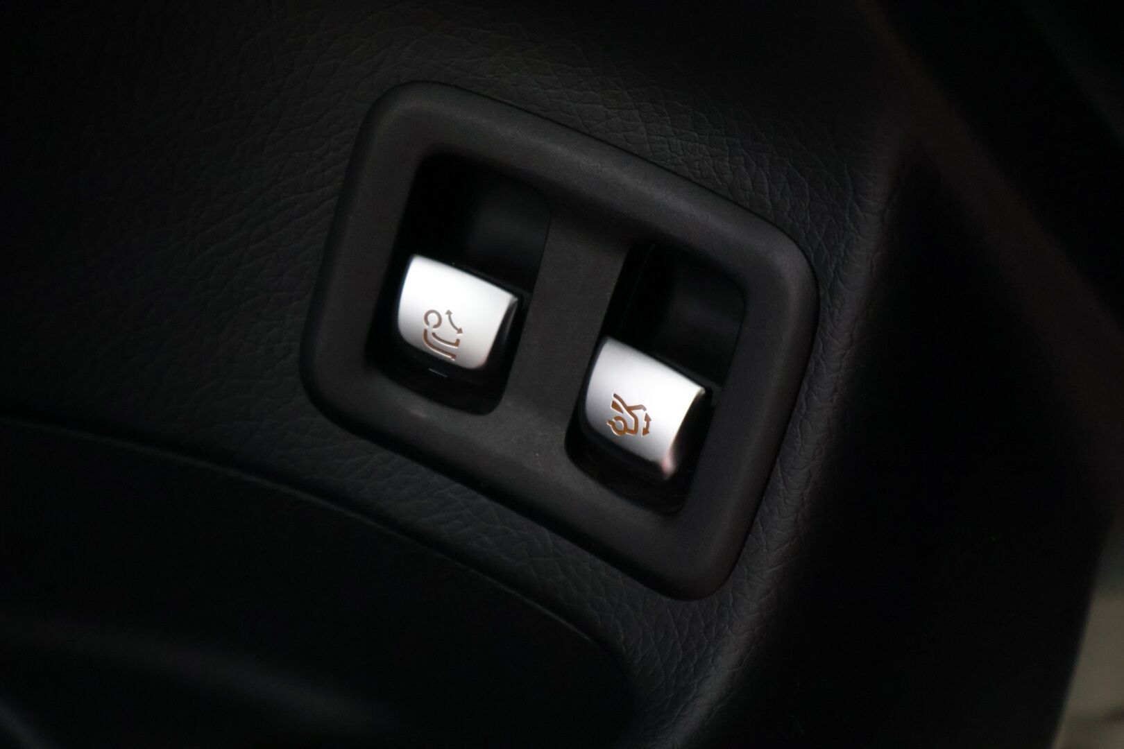 Mercedes-Benz GLC 63 AMG 2020 AMG GLC 63 S 4MATIC+ Coupe Facelift A *Burmester / 360° / Ilmastoidut Nahat / Muistit / Lasikattoluukku / Koukku* - * Juuri huollettu ja kuntotarkastettu merkkiliikkeessä * - HULLU BLACKWEEK KORKOTARJOUS 2,49%