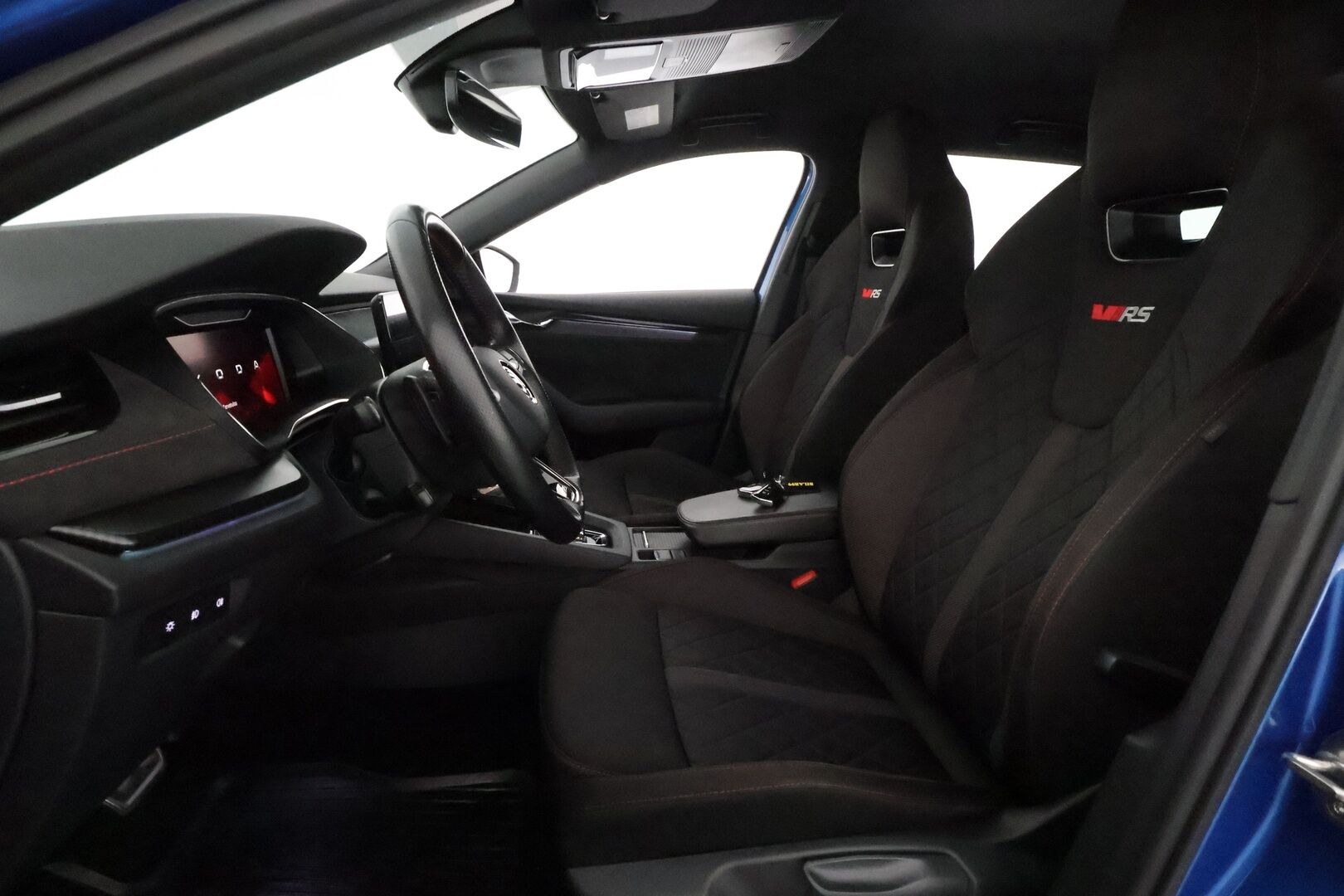Skoda Octavia 2021 Combi 1,4 TSI PHEV RS iV DSG Autom. **Adapt.vakkari / Webasto / Matrix LED / Sporttipenkit** - Suomi-auto / Kahdet renkaat aluvanteilla / Digimittaristo / Tuulilasin lämmitin / Ratinlämmitin