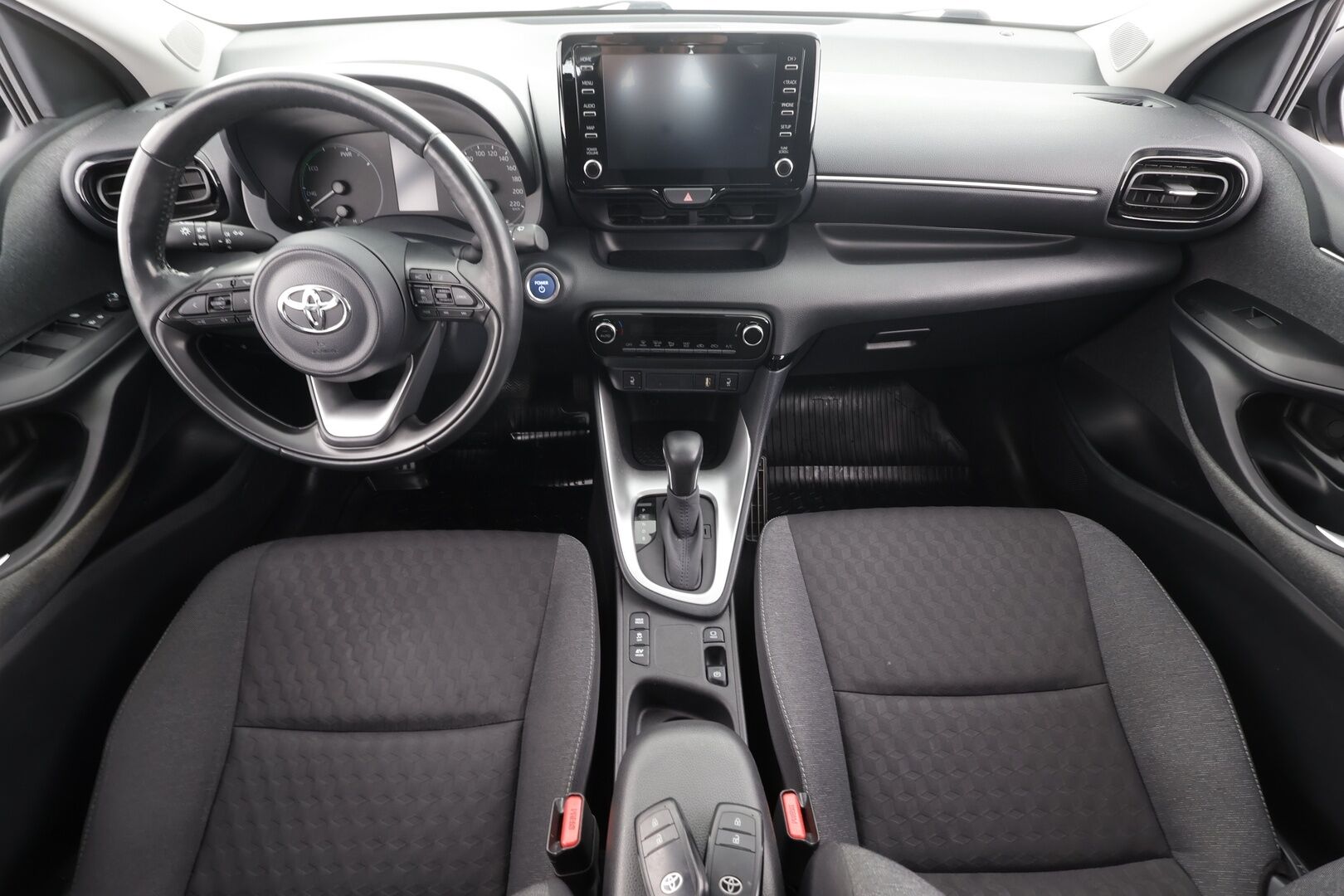 Toyota Yaris 2021 1,5 Hybrid Active * ACC / P.kamera / Lohko+Sisä / Navi / Keyless / Apple&Android * - 1.Om Suomi-auto / Kahdet renkaat aluvanteilla / Merkkihuollettu