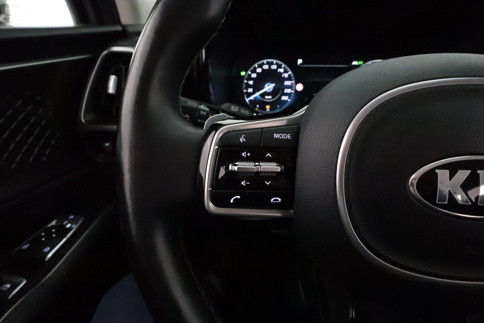 Kia Sorento 2021 1,6 T-GDI hybrid AWD Business aut. *ACC / P.kamera / LED / Navi / Lohkolämmitin / Koukku / Sähköpenkki*