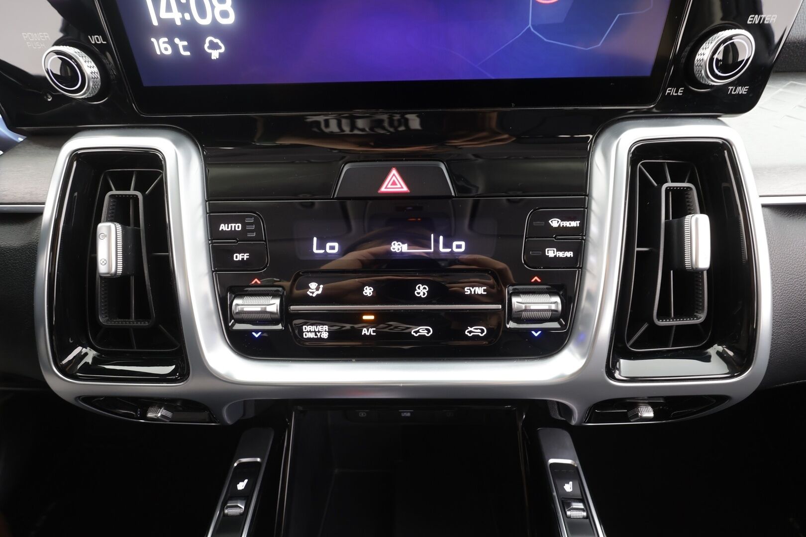 Kia Sorento 2021 1,6 T-GDI Plug-in Hybrid AWD Business AT 5P - ACC | Nahkaverhoilu | Sähköpenkki | HDA | BSM | Digimittaristo | Kamera ja tutkat | Keyless | LED | Apple & Android | 2x renkaat aluin | SoH 94,7%