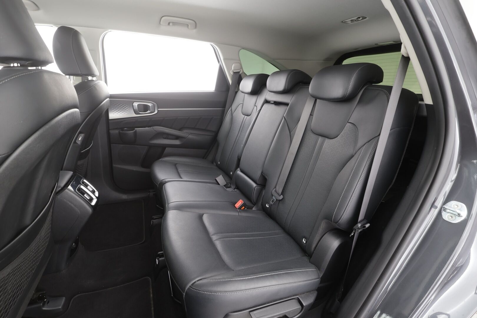 Kia Sorento 2021 1,6 T-GDI Plug-in Hybrid AWD Business AT 5P - ACC | Nahkaverhoilu | Sähköpenkki | HDA | BSM | Digimittaristo | Kamera ja tutkat | Keyless | LED | Apple & Android | 2x renkaat aluin | SoH 94,7%