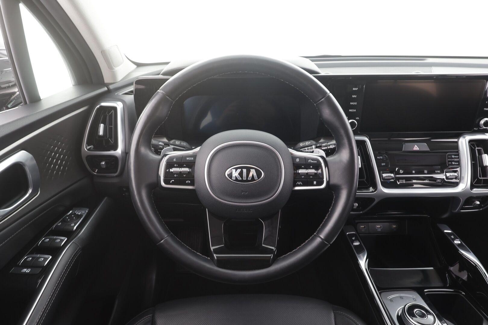 Kia Sorento 2021 1,6 T-GDI Plug-in Hybrid AWD Business AT 5P - ACC | Nahkaverhoilu | Sähköpenkki | HDA | BSM | Digimittaristo | Kamera ja tutkat | Keyless | LED | Apple & Android | 2x renkaat aluin | SoH 94,7%