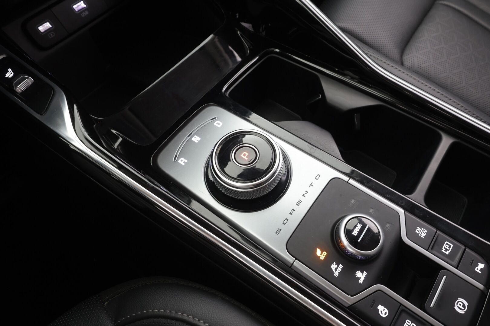 Kia Sorento 2021 1,6 T-GDI Plug-in Hybrid AWD Business AT 5P - ACC | Nahkaverhoilu | Sähköpenkki | HDA | BSM | Digimittaristo | Kamera ja tutkat | Keyless | LED | Apple & Android | 2x renkaat aluin | SoH 94,7%