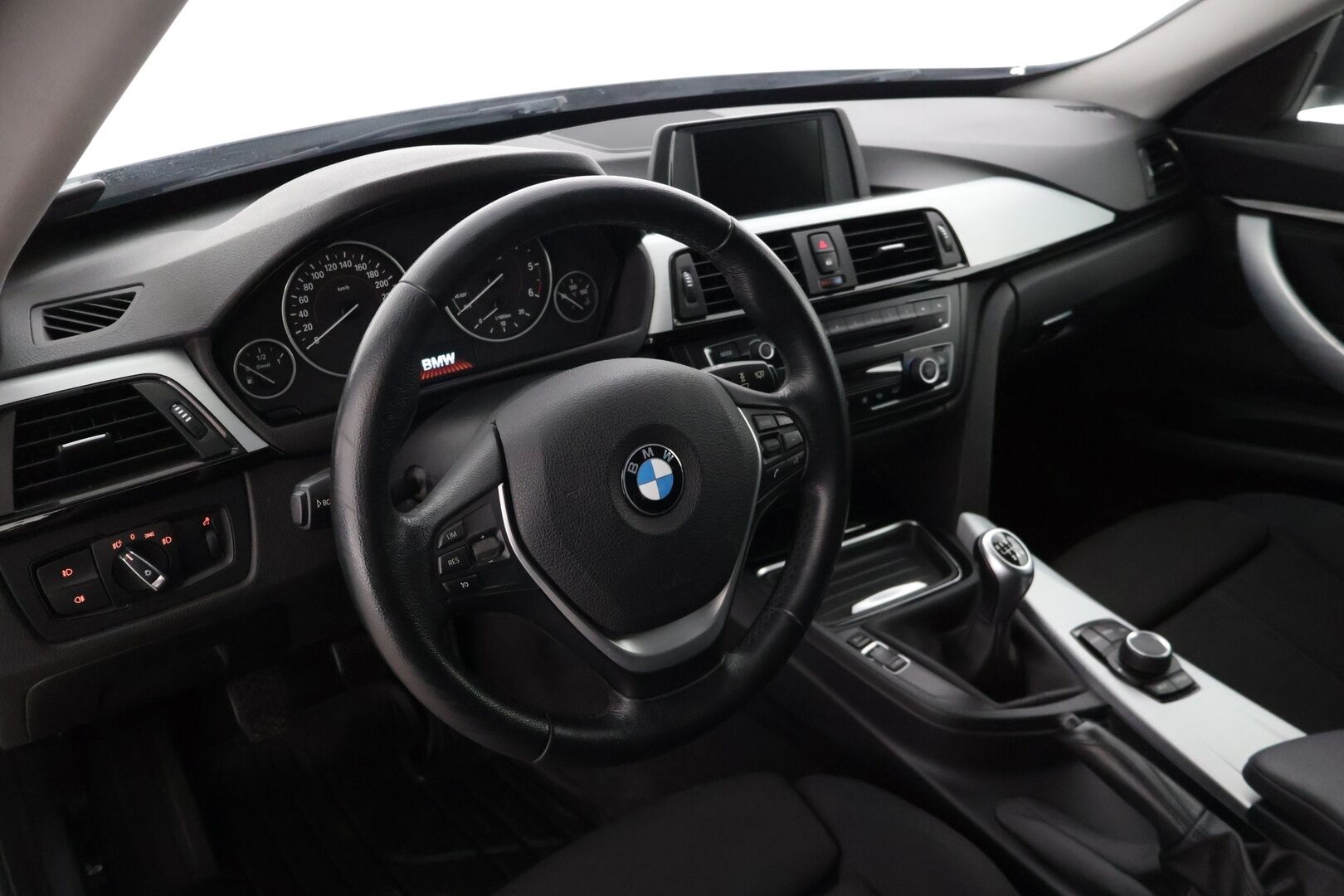 BMW 318 Gran Turismo 2015 F34 318d - *Sport-penkit / Koukku / Lohkolämmitin / Hifit / Tutkat*