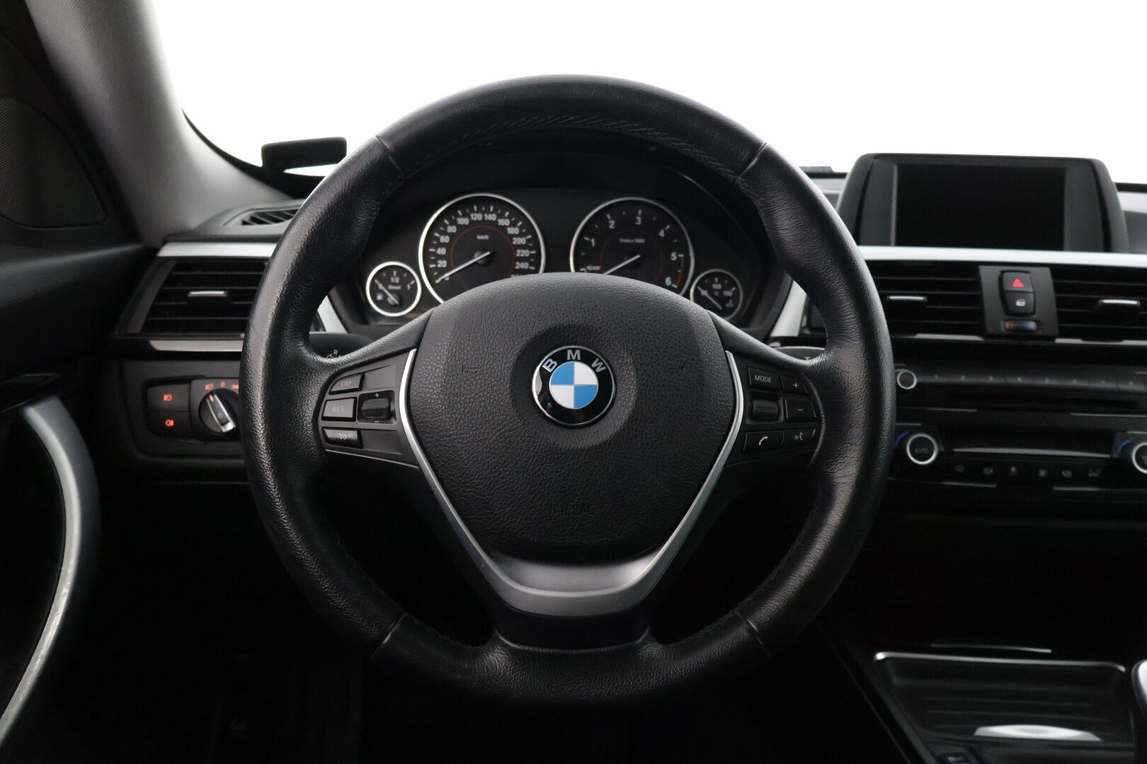BMW 318 Gran Turismo 2015 F34 318d - *Sport-penkit / Koukku / Lohkolämmitin / Hifit / Tutkat*