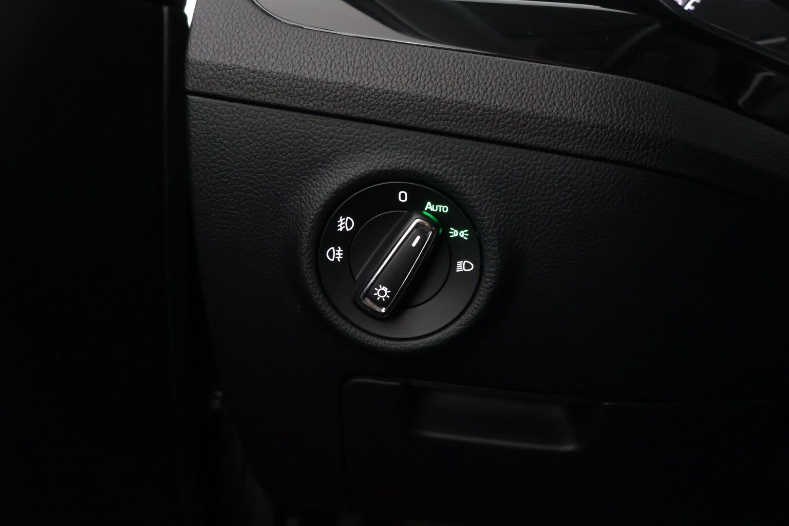 Skoda Superb 2016 Combi 2,0 TSI 280 4x4 L&K DSG Autom. *Canton / Lohko / Sporttipenkit / Kuskin penkki muistilla / Koukku*