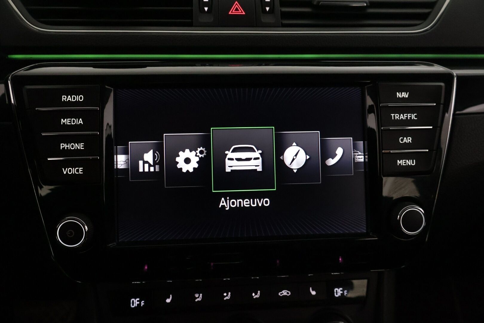 Skoda Superb 2016 Combi 2,0 TSI 280 4x4 L&K DSG Autom. *Canton / Lohko / Sporttipenkit / Kuskin penkki muistilla / Koukku*