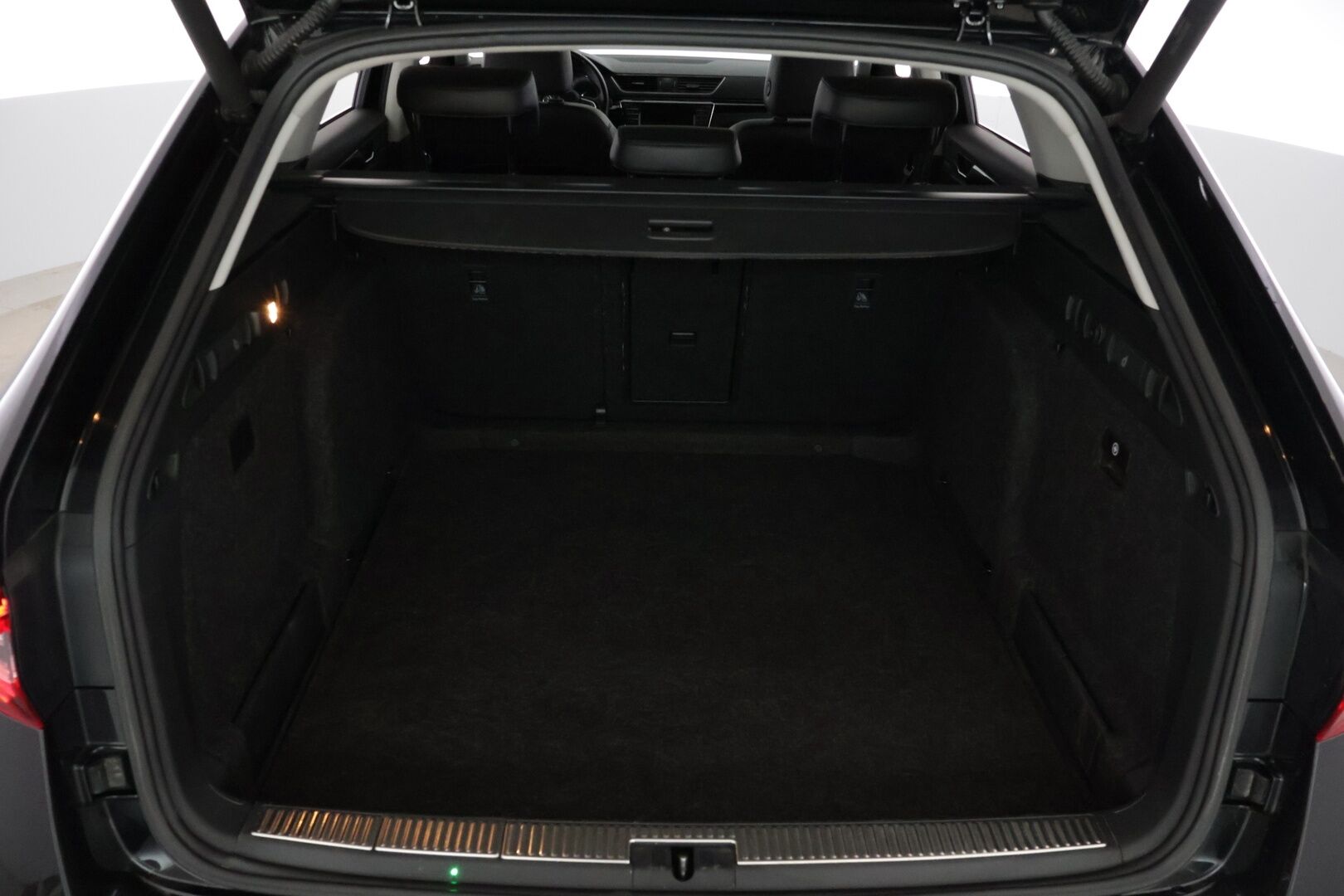 Skoda Superb 2016 Combi 2,0 TSI 280 4x4 L&K DSG Autom. *Canton / Lohko / Sporttipenkit / Kuskin penkki muistilla / Koukku*