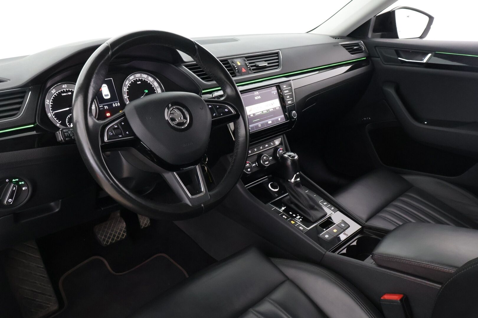 Skoda Superb 2016 Combi 2,0 TSI 280 4x4 L&K DSG Autom. *Canton / Lohko / Sporttipenkit / Kuskin penkki muistilla / Koukku*