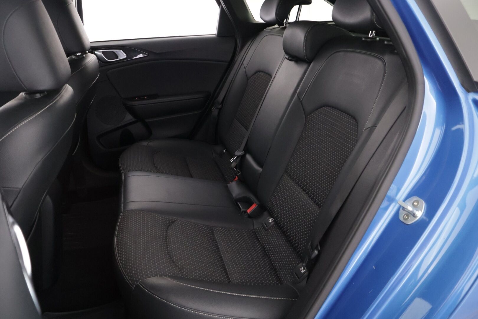 Kia Ceed 2021 1,5 T-GDI Mild-Hybrid 160hv EX 5D DCT *P.Kamera / Vakkari / CarPlay & Android Auto / Lohko+sisälämm.* - *Suomi-Auto, 2x renkaat ja vanteet, Siistikuntoinen!*
