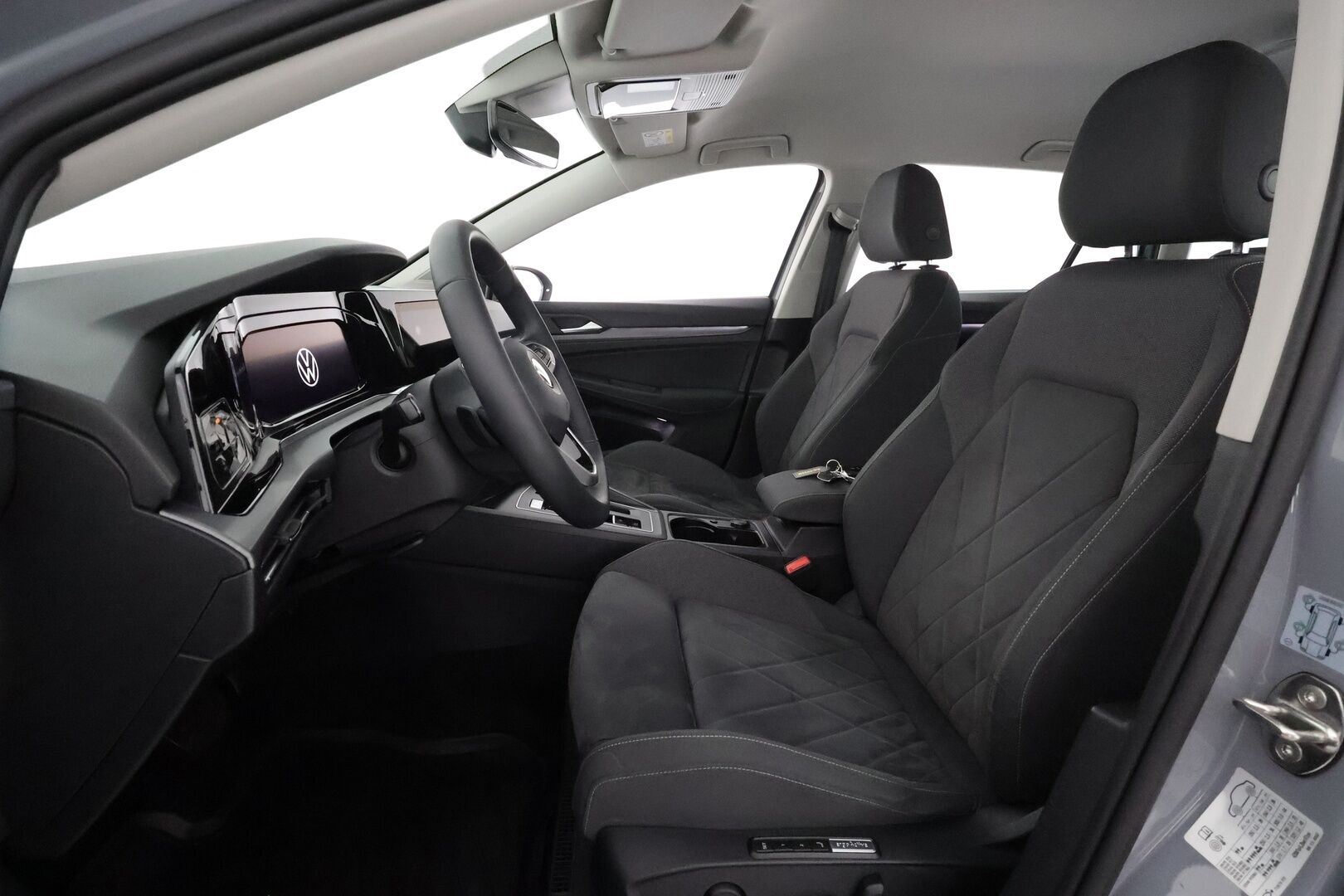 Volkswagen Golf 2021 Variant Style 1,5 eTSI 110 kW (MHEV) DSG **Adapt. vakkari / Webasto / Hierova Muistipenkki / P.kamera / Keyless / Apple&Android** - 1-om. Suomi-auto / Merkkihuollettu / Kahdet renkaat