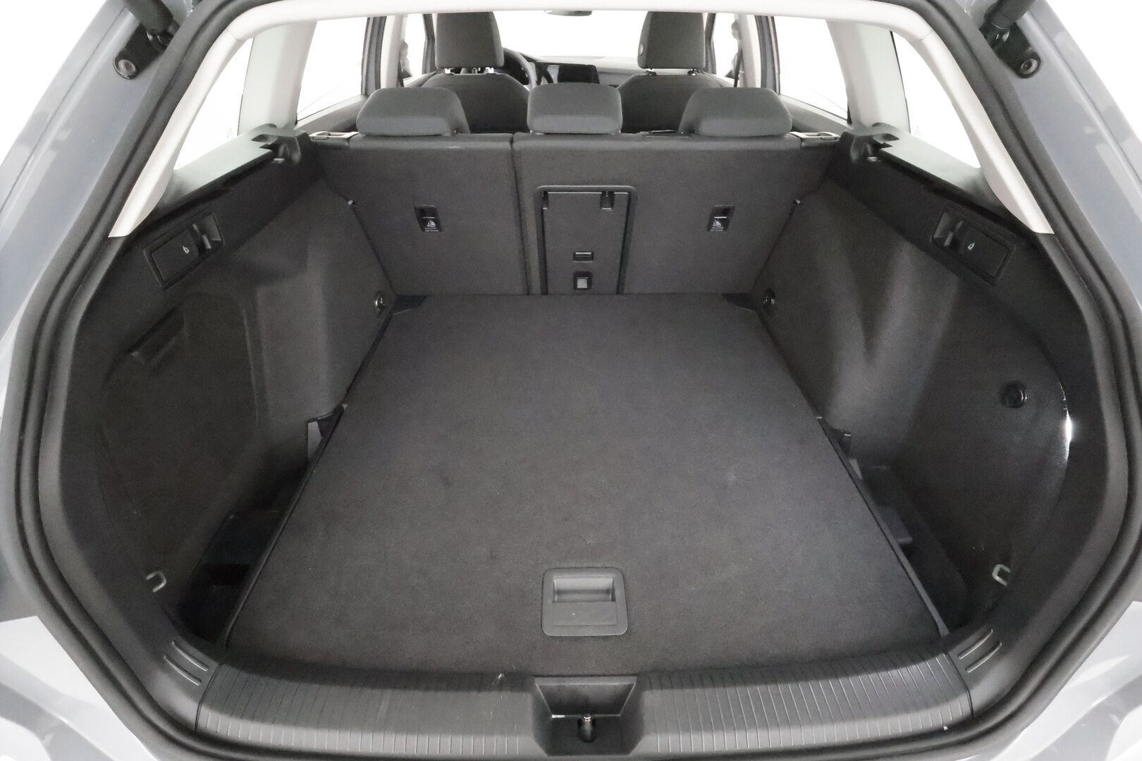 Volkswagen Golf 2021 Variant Style 1,5 eTSI 110 kW (MHEV) DSG **Adapt. vakkari / Webasto / Hierova Muistipenkki / P.kamera / Keyless / Apple&Android** - 1-om. Suomi-auto / Merkkihuollettu / Kahdet renkaat