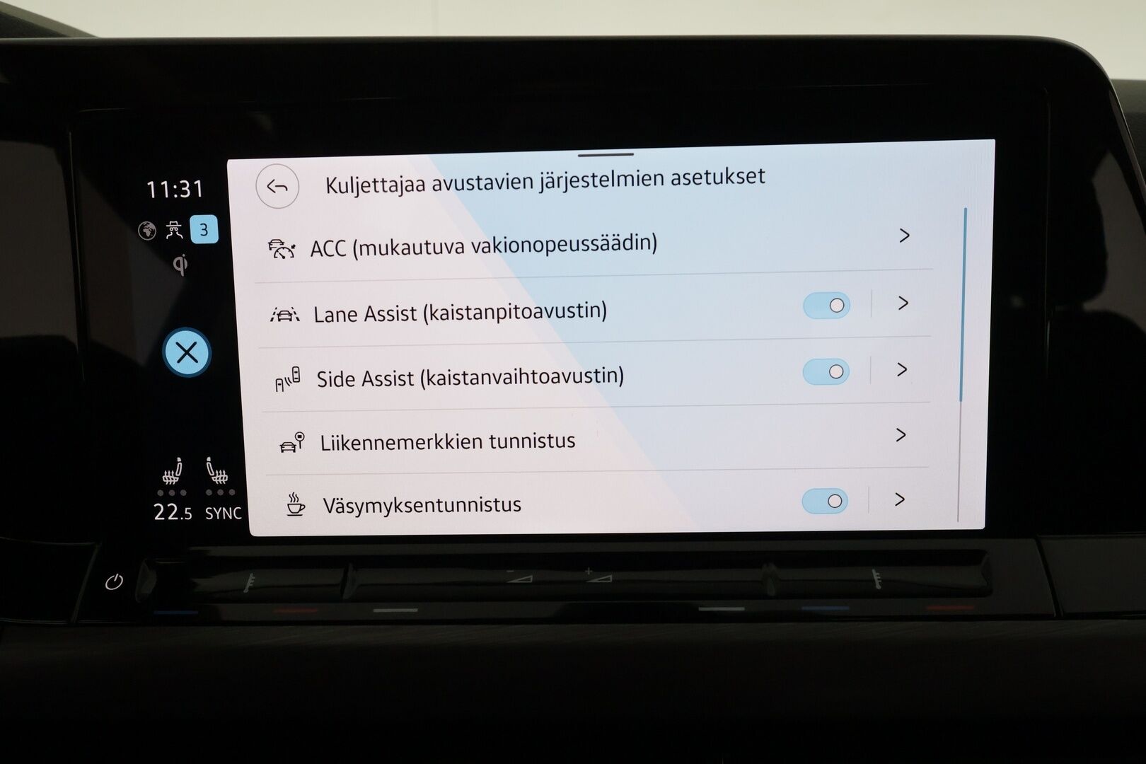 Volkswagen Golf 2021 Variant Style 1,5 eTSI 110 kW (MHEV) DSG **Adapt. vakkari / Webasto / Hierova Muistipenkki / P.kamera / Keyless / Apple&Android** - 1-om. Suomi-auto / Merkkihuollettu / Kahdet renkaat