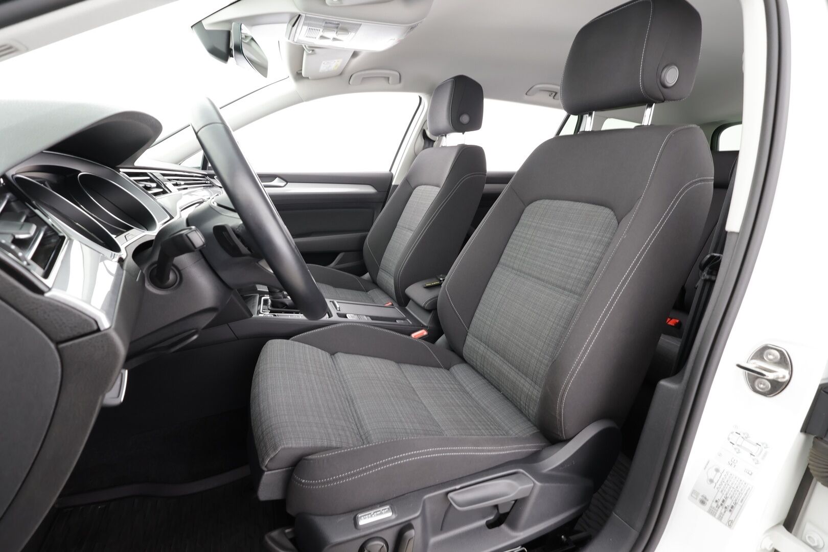 Volkswagen Passat 2021 Variant Style 2,0 TDI EVO SCR 110 kW DSG * Webasto / Koukku / ACC / LED / P.Tutkat / Navi / Kaistavahti * - 1-om Suomi-auto / Kahdet renkaat - HULLU BLACKWEEK KORKOTARJOUS 2,49%