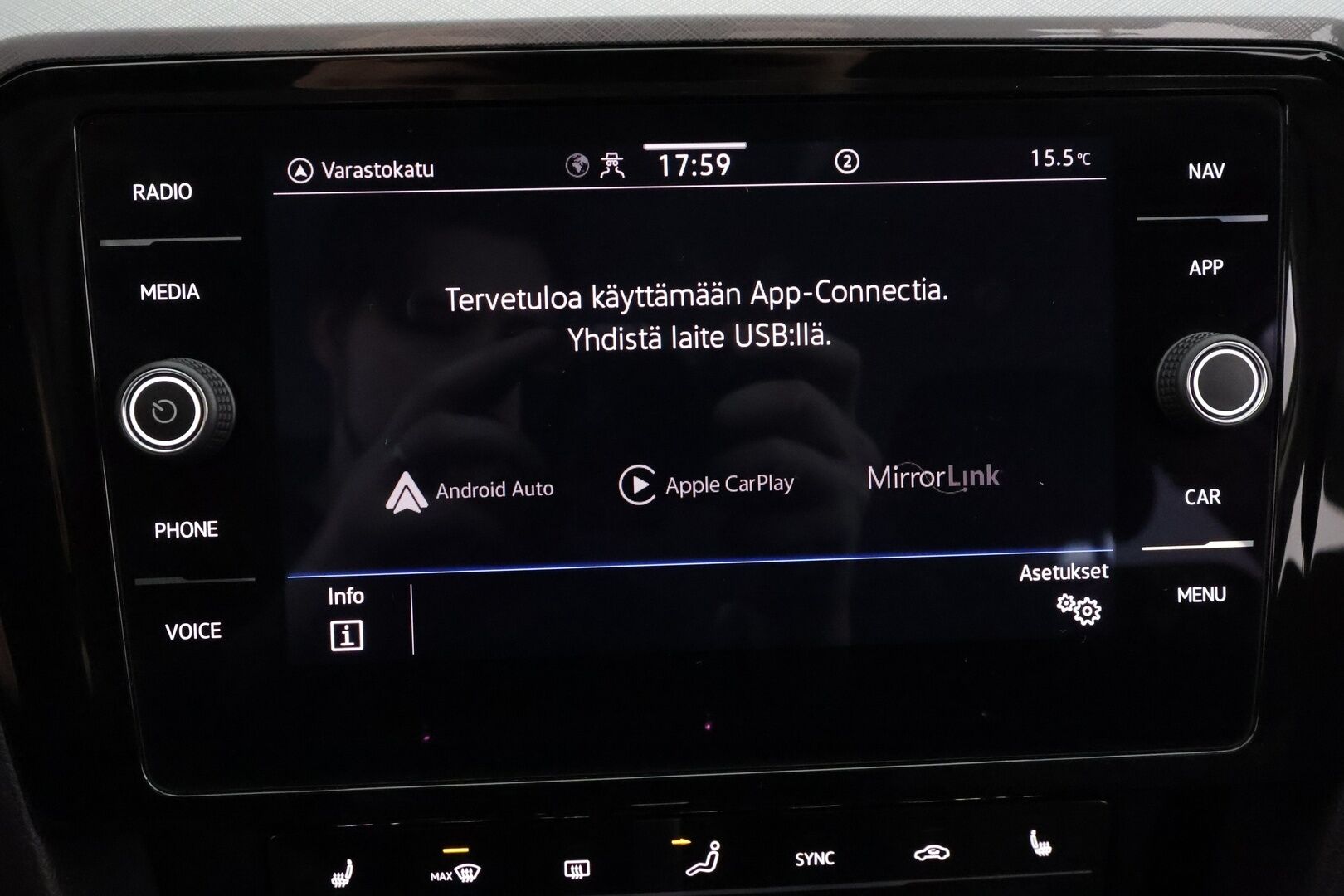 Volkswagen Passat 2021 Variant Style 2,0 TDI EVO SCR 110 kW DSG * Webasto / Koukku / ACC / LED / P.Tutkat / Navi / Kaistavahti * - 1-om Suomi-auto / Kahdet renkaat - HULLU BLACKWEEK KORKOTARJOUS 2,49%