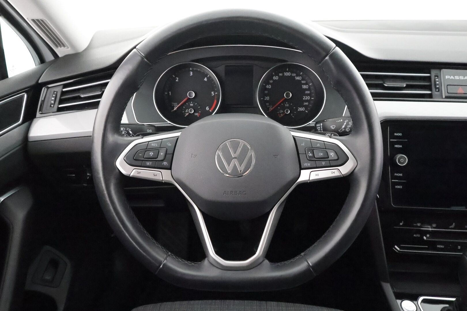 Volkswagen Passat 2021 Variant Style 2,0 TDI EVO SCR 110 kW DSG * Webasto / Koukku / ACC / LED / P.Tutkat / Navi / Kaistavahti * - 1-om Suomi-auto / Kahdet renkaat - HULLU BLACKWEEK KORKOTARJOUS 2,49%