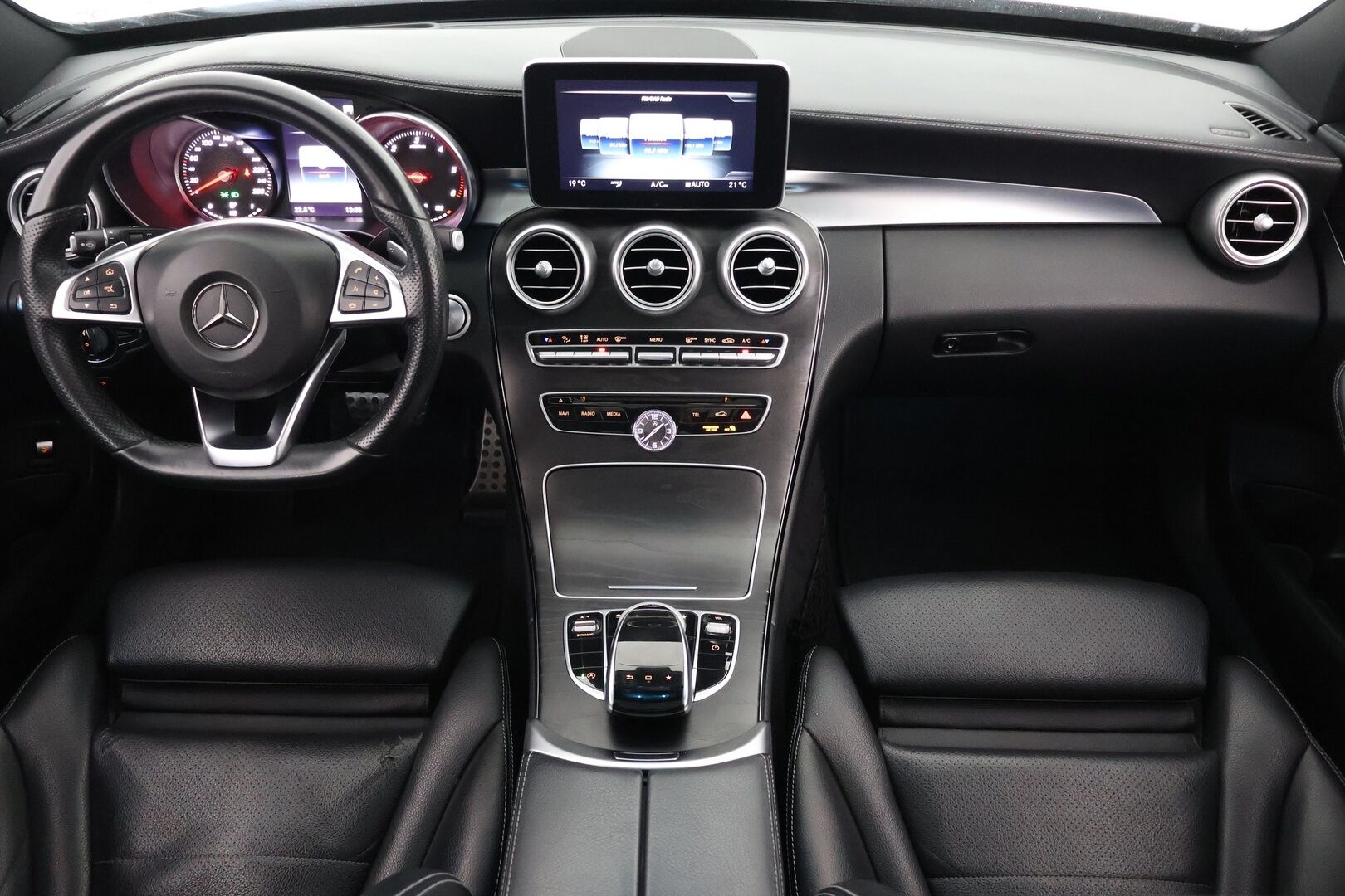 Mercedes-Benz C 2016 220 d T 4Matic A Business AMG - Distronic + | HUD | Burmester | 360-kamera | Muistipenkit | Night-paketti | Panorama | AMG sisä -ja ulkopaketti!