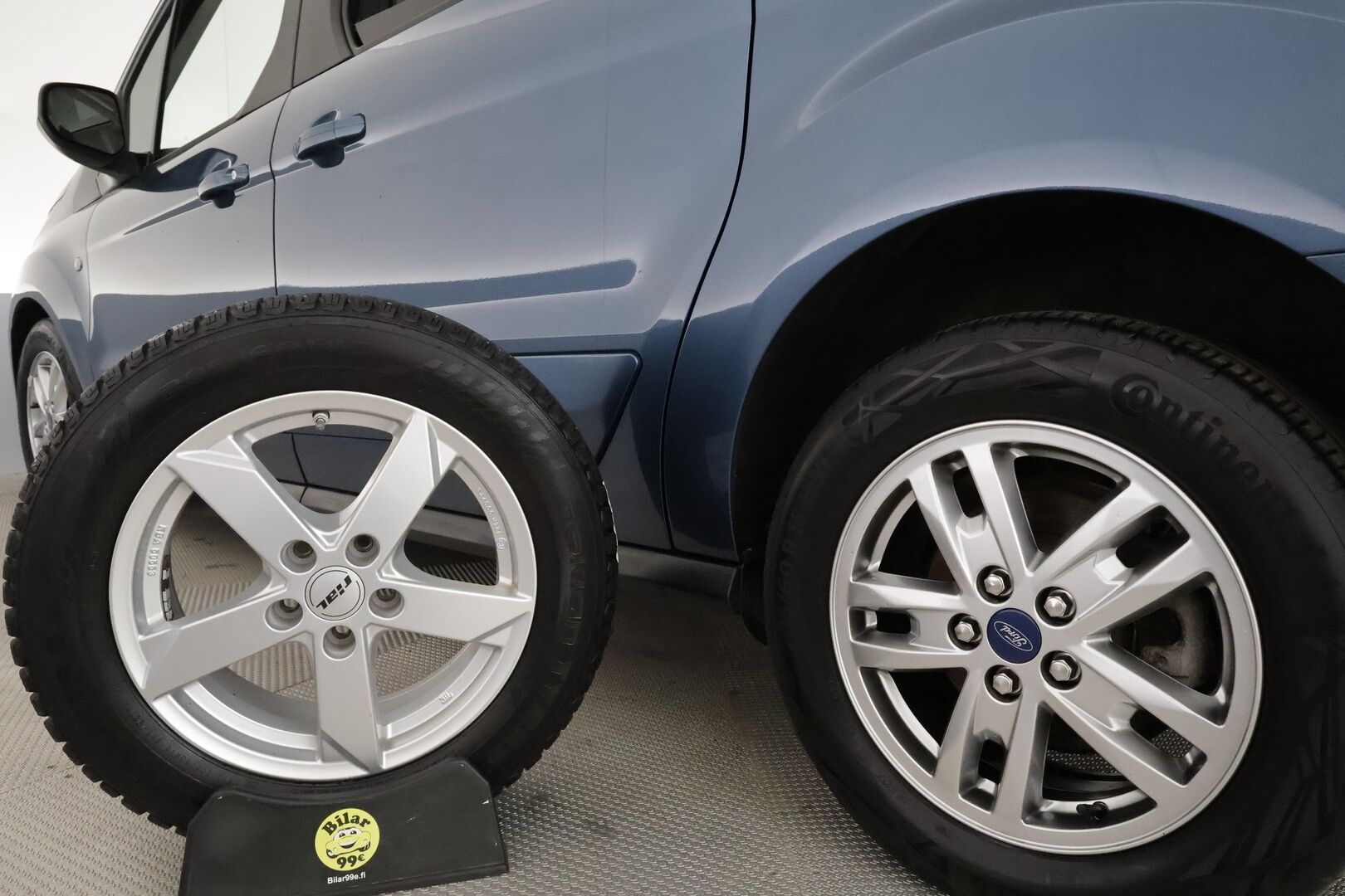 Ford Grand Tourneo Connect 2021 1,5 TDCi 120 hv M6 Titanium 7-Paik **Webasto / Xenon / P.kamera / Kaistavahti / Vakkari / Katveavustin / Keyless** - 1-om Suomi-auto / Kahdet Renkaat