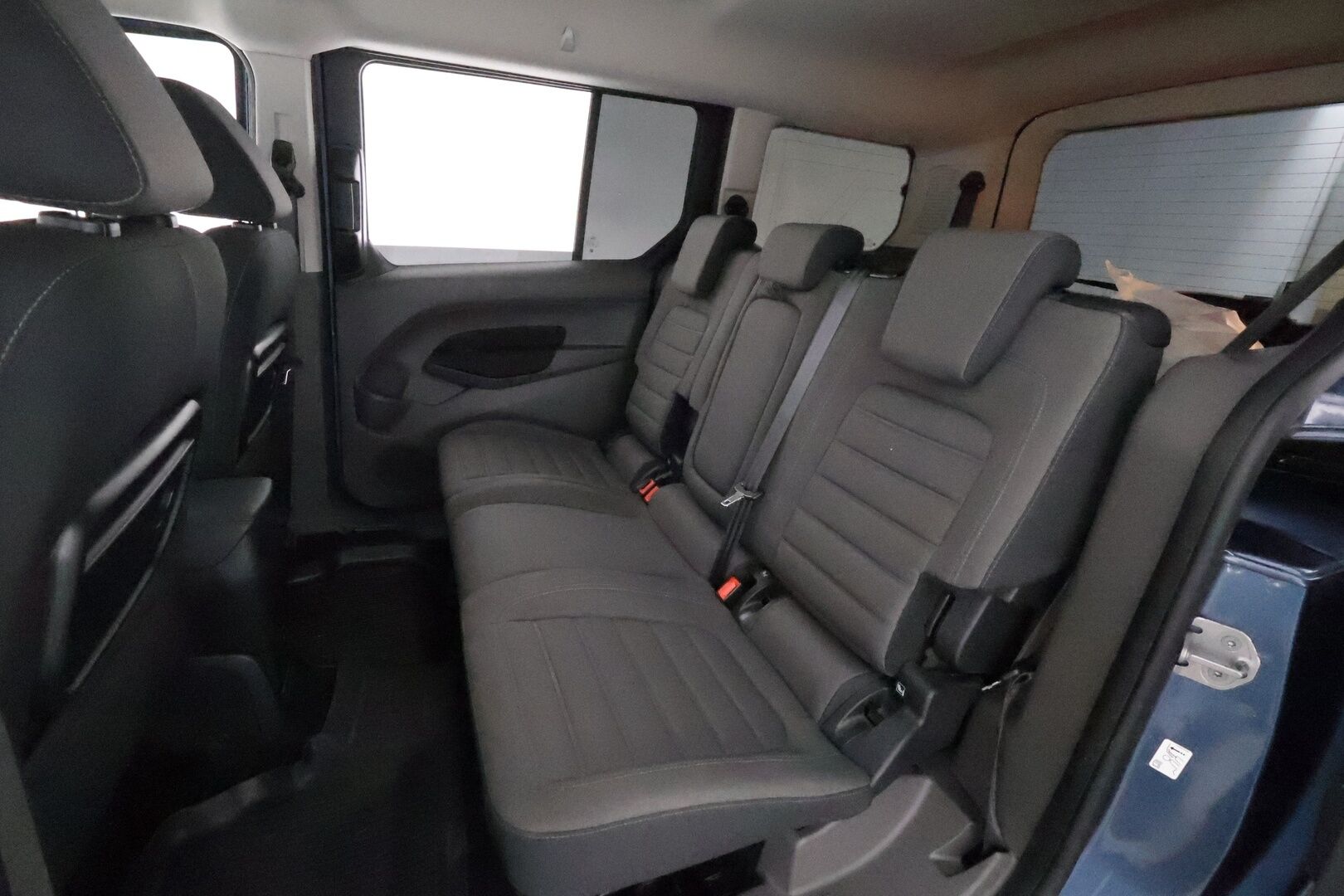 Ford Grand Tourneo Connect 2021 1,5 TDCi 120 hv M6 Titanium 7-Paik **Webasto / Xenon / P.kamera / Kaistavahti / Vakkari / Katveavustin / Keyless** - 1-om Suomi-auto / Kahdet Renkaat