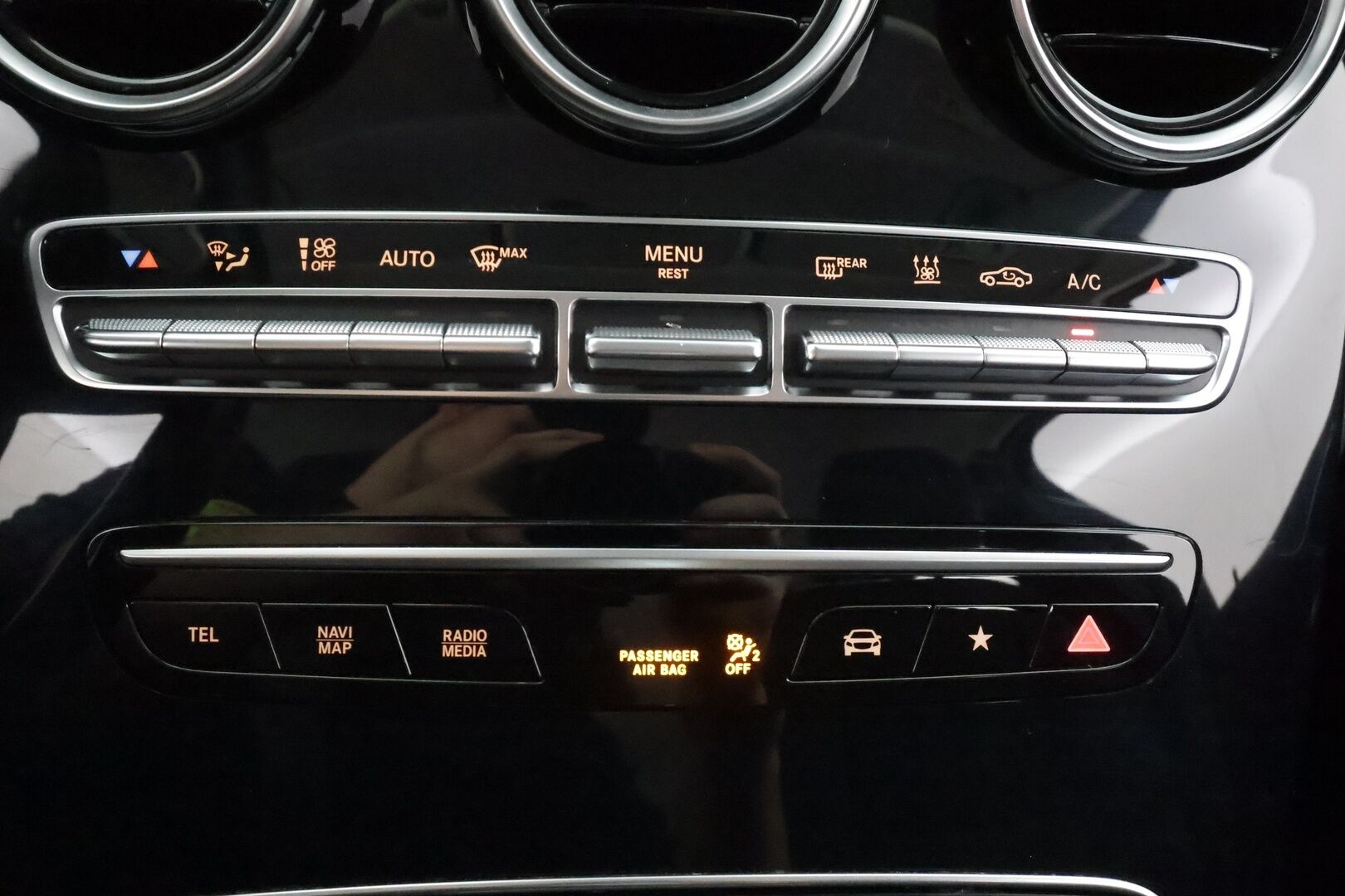Mercedes-Benz GLC 2021 300 e 4MATIC A Business EQ Power - | Distronic | LED-High Performance | P.Kamera | Sporttipenkit | Kaistavahti | Navi | Katveavustin | 1-om Suomi-auto | 2x Latauskaapelit | Kahdet renkaat | 