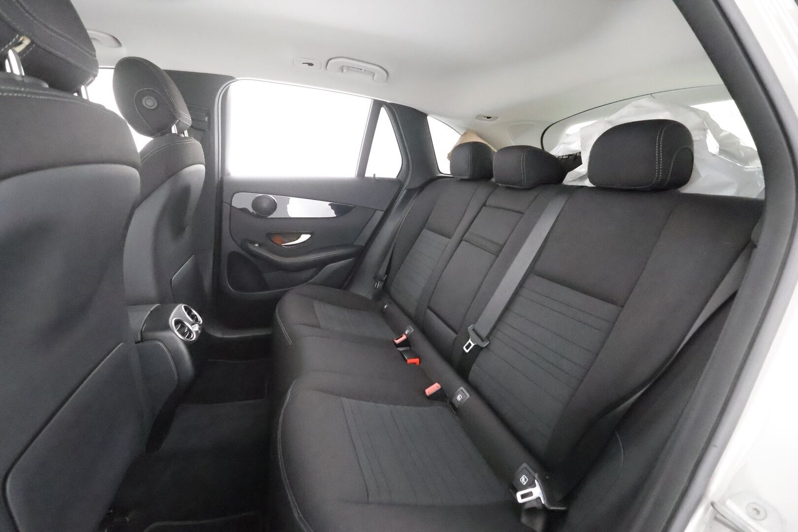Mercedes-Benz GLC 2021 300 e 4MATIC A Business EQ Power - | Distronic | LED-High Performance | P.Kamera | Sporttipenkit | Kaistavahti | Navi | Katveavustin | 1-om Suomi-auto | 2x Latauskaapelit | Kahdet renkaat | 