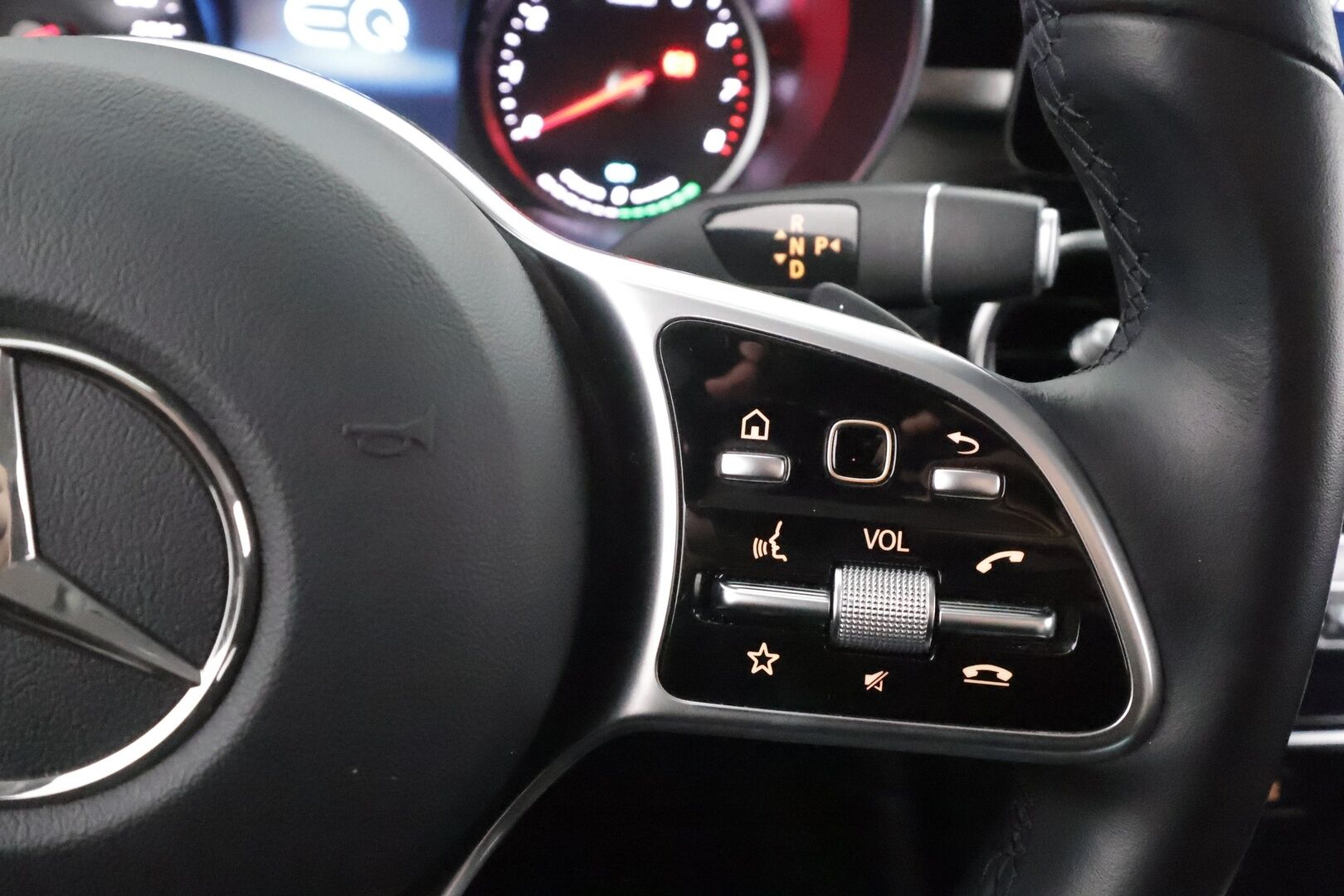 Mercedes-Benz GLC 2021 300 e 4MATIC A Business EQ Power - | Distronic | LED-High Performance | P.Kamera | Sporttipenkit | Kaistavahti | Navi | Katveavustin | 1-om Suomi-auto | 2x Latauskaapelit | Kahdet renkaat | 