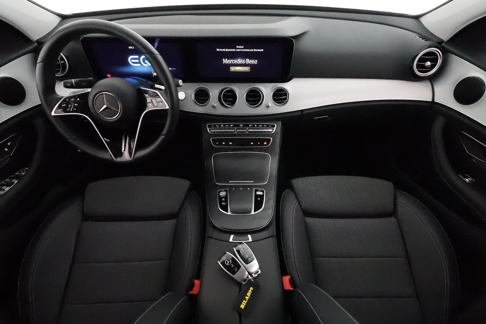 Mercedes-Benz E 2021 300 e 4MATIC A Business Avantgarde EQ Power **Facelift / Widescreen / Multibeam / 360 kamera / Sporttipenkit / Keyless - 3,99 % KORKOTARJOUS TÄHÄN AUTOON - 1 om Suomi auto / Kahdet renkaat aluvanteilla