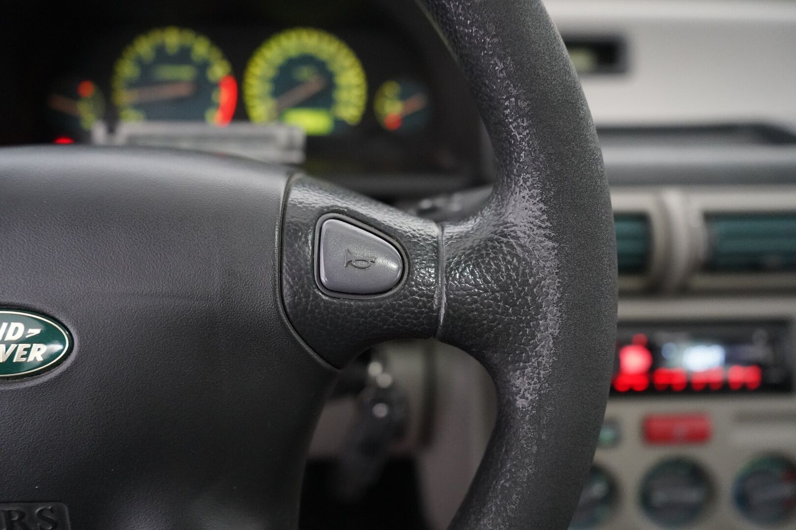 Land Rover Freelander 1998 YritysOutlet - Myydään vain yrityksille - Kahdet renkaat / Särmä huoltohistoria / Neliveto