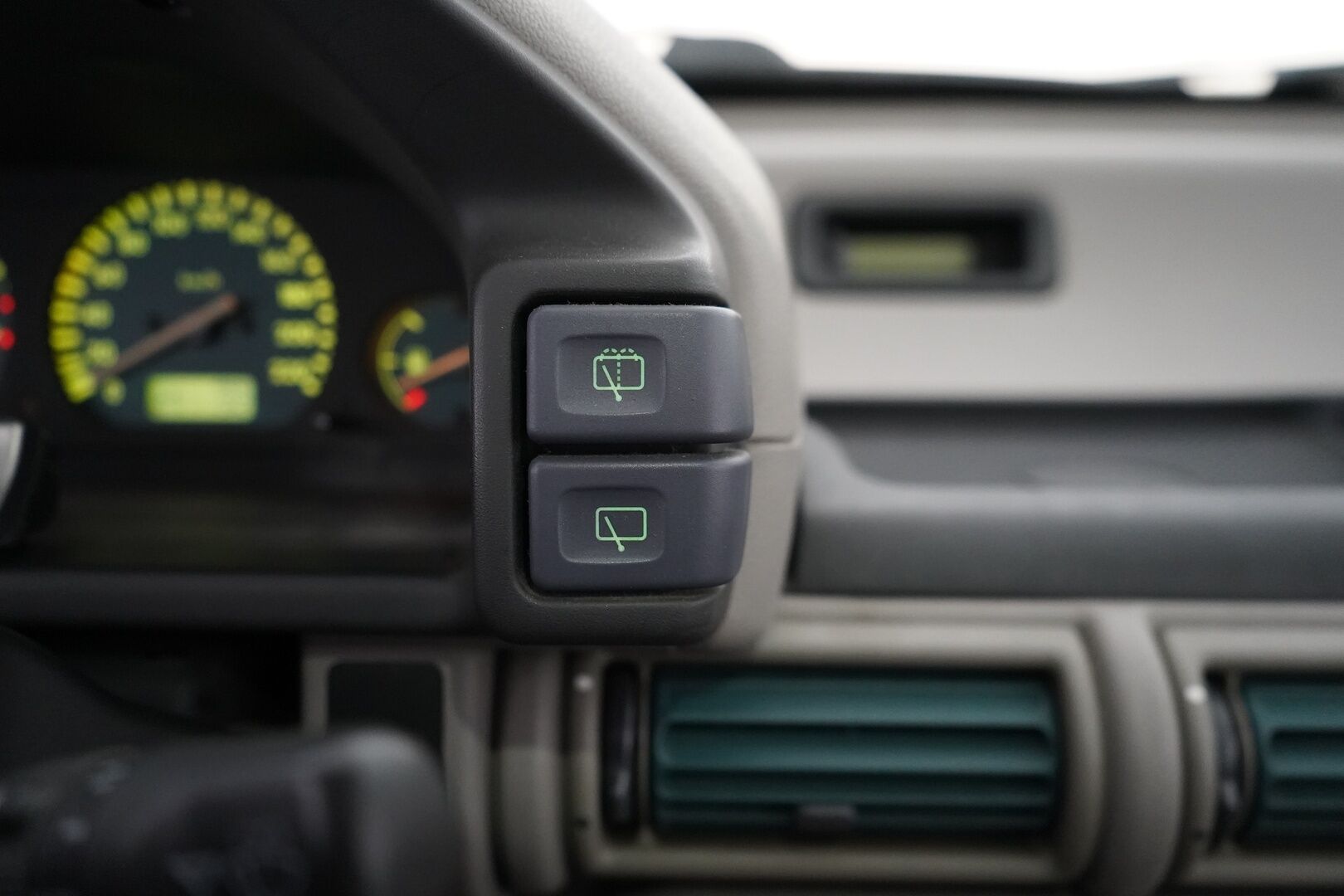 Land Rover Freelander 1998 YritysOutlet - Myydään vain yrityksille - Kahdet renkaat / Särmä huoltohistoria / Neliveto