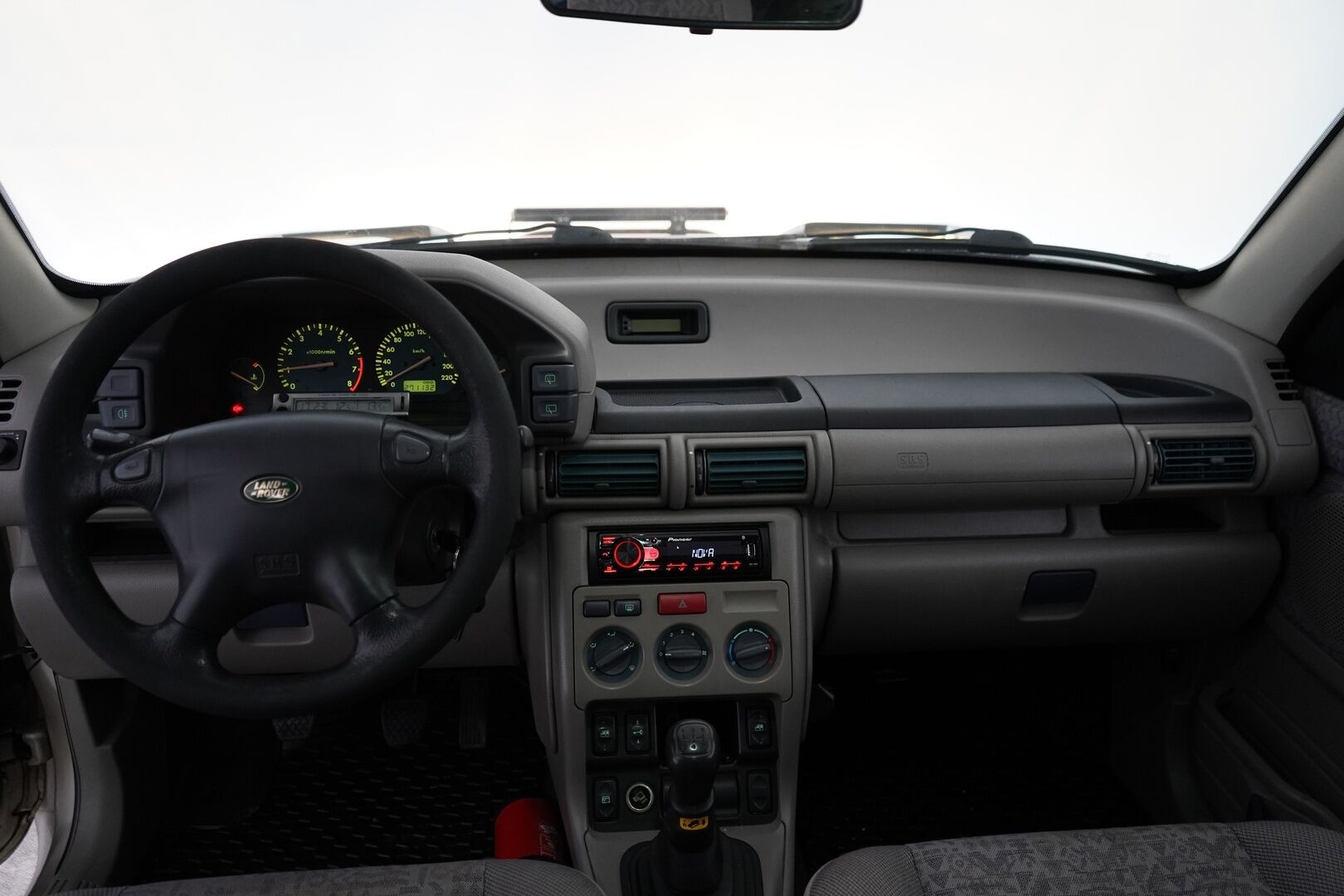 Land Rover Freelander 1998 YritysOutlet - Myydään vain yrityksille - Kahdet renkaat / Särmä huoltohistoria / Neliveto