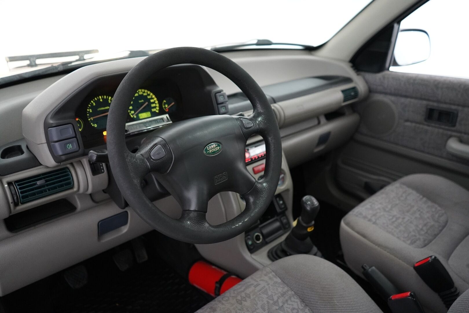 Land Rover Freelander 1998 YritysOutlet - Myydään vain yrityksille - Kahdet renkaat / Särmä huoltohistoria / Neliveto