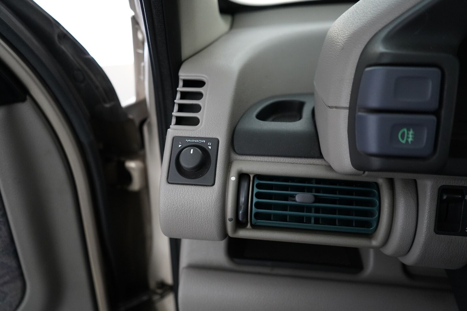 Land Rover Freelander 1998 YritysOutlet - Myydään vain yrityksille - Kahdet renkaat / Särmä huoltohistoria / Neliveto