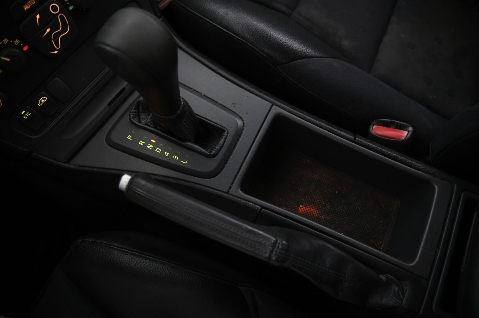 Volvo V70 2003 *Myydään Huutokaupat.com*
