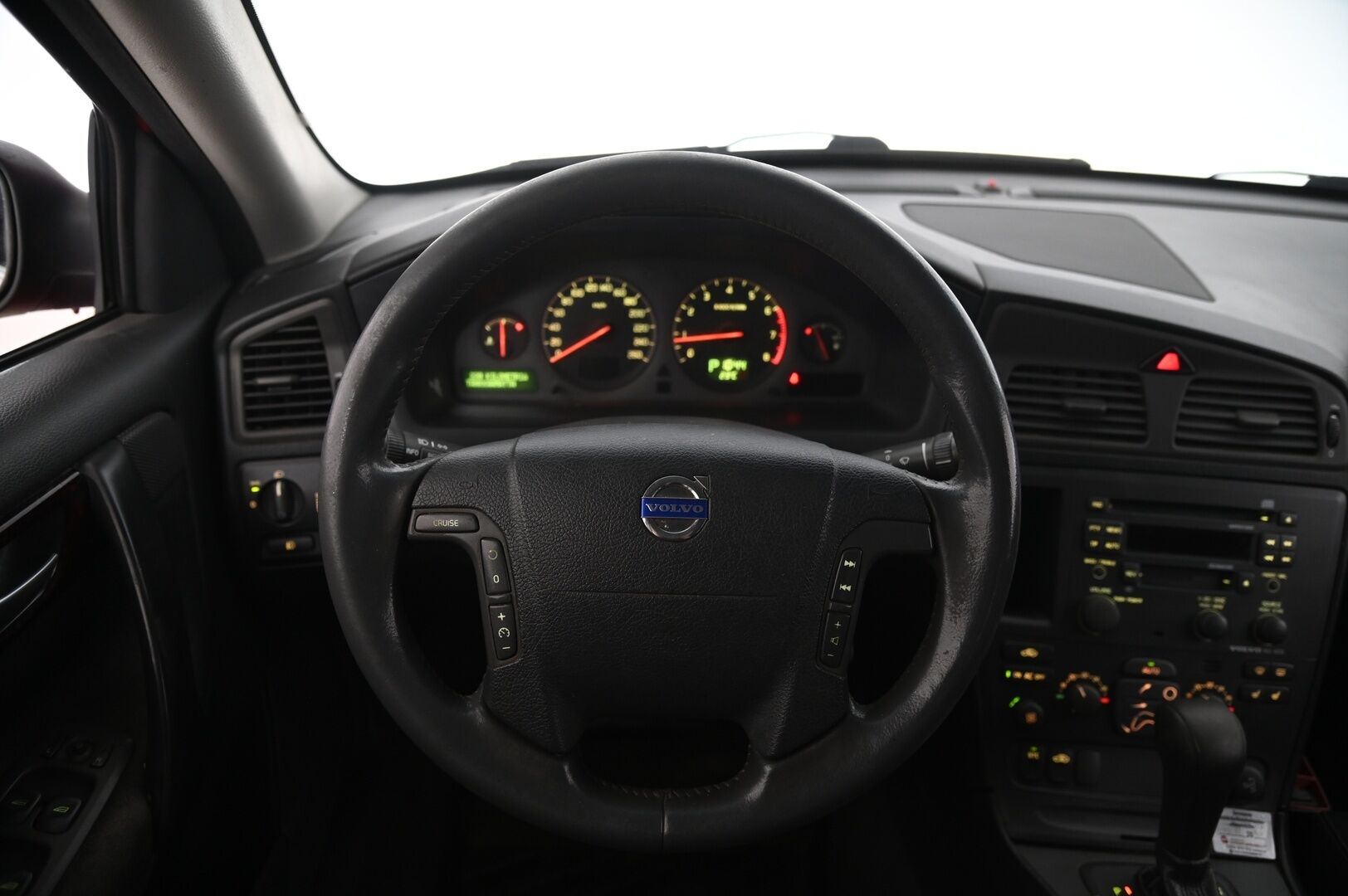 Volvo V70 2003 *Myydään Huutokaupat.com*
