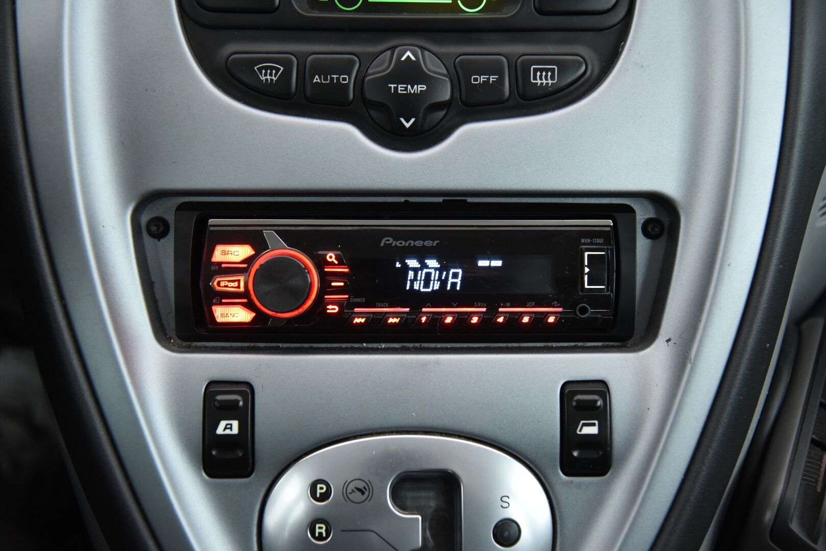 Citroen XSARA PICASSO 2003 4D Picasso 2.0 16v / Lohkolämmitin / Ruostevauriot korjattu! / 2x Renkaat / - YritysOutlet - Myydään vain yrityksille - Siisti ikäisekseen!