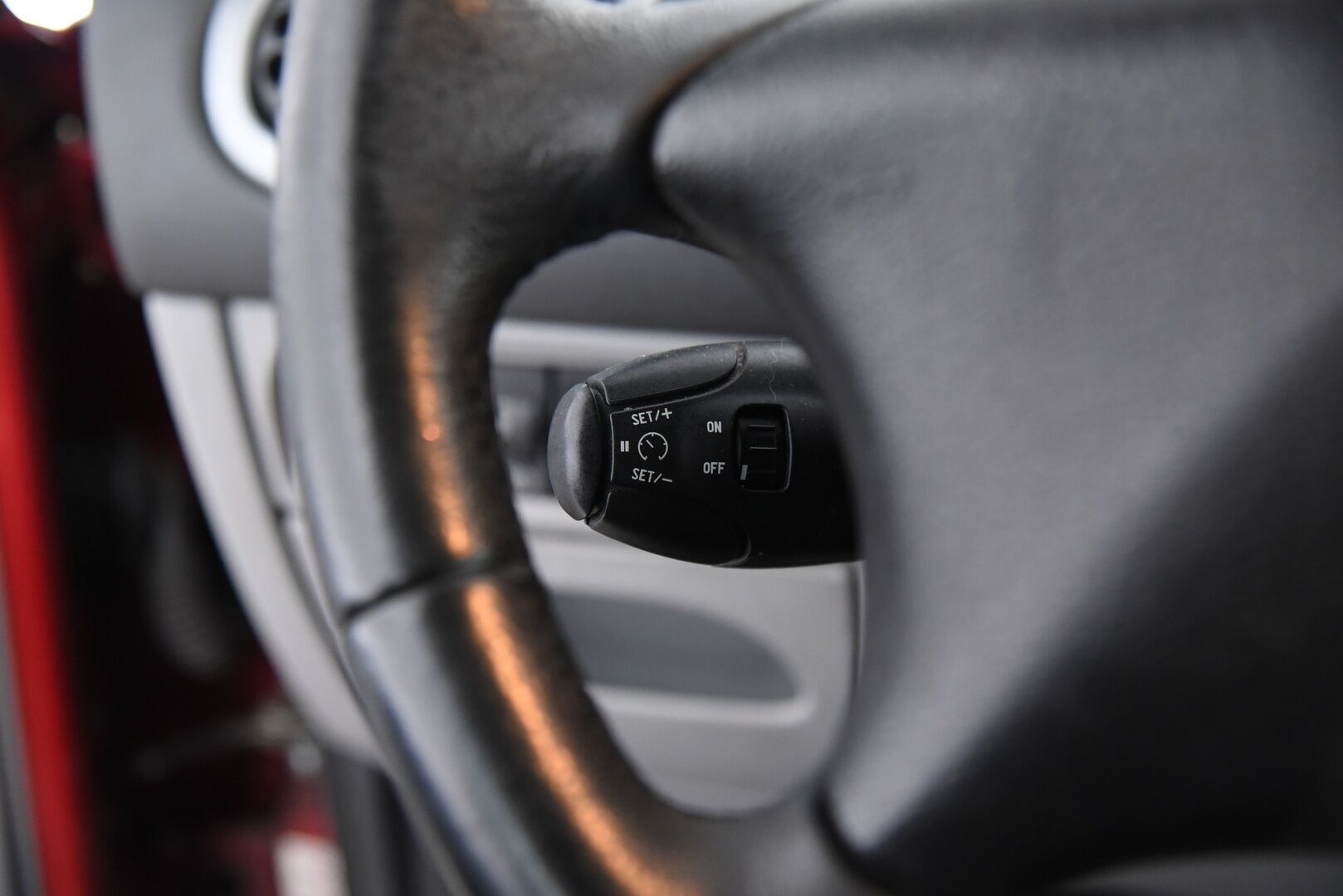 Citroen XSARA PICASSO 2003 4D Picasso 2.0 16v / Lohkolämmitin / Ruostevauriot korjattu! / 2x Renkaat / - YritysOutlet - Myydään vain yrityksille - Siisti ikäisekseen!