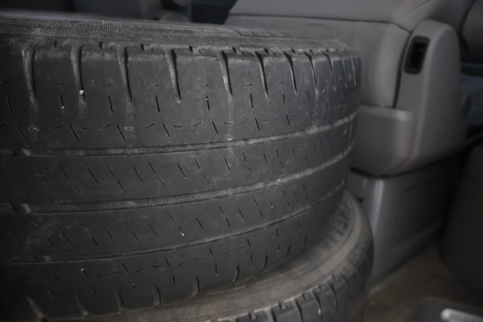 Volkswagen Multivan 2004 5D MULTIVAN MPV 2.5TDI-7HM/300 - *YritysOutlet - Myydään vain yrityksille*