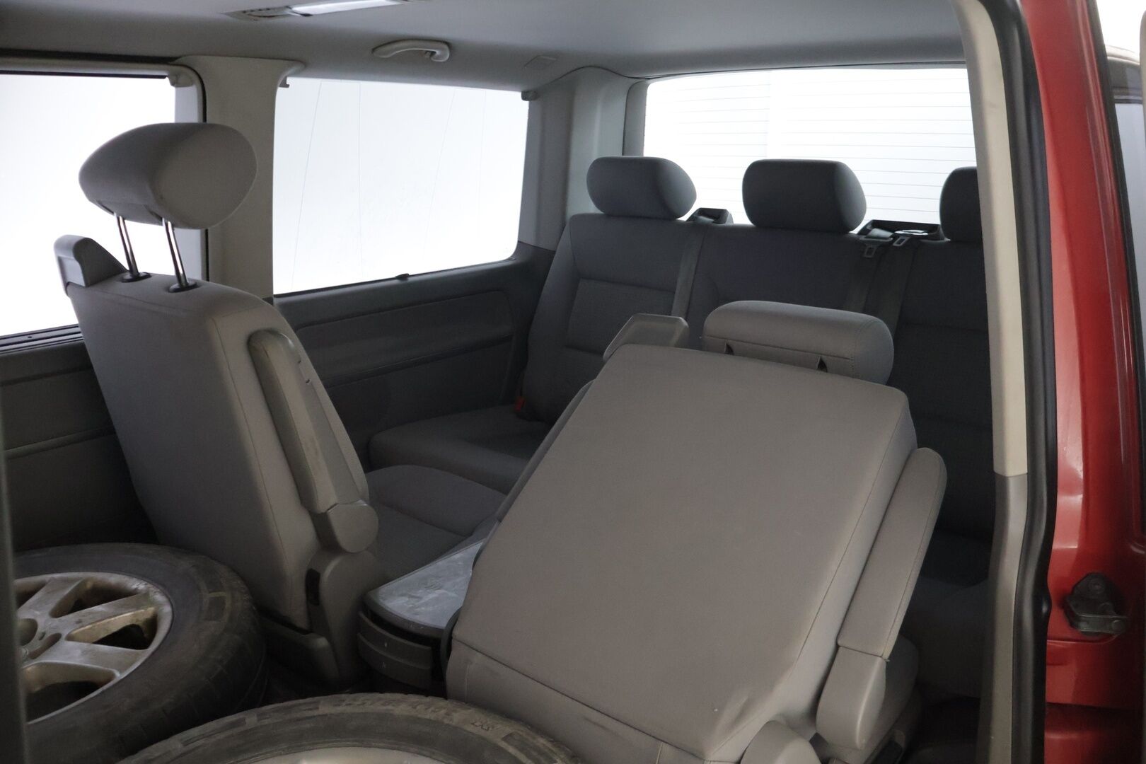 Volkswagen Multivan 2004 5D MULTIVAN MPV 2.5TDI-7HM/300 - *YritysOutlet - Myydään vain yrityksille*