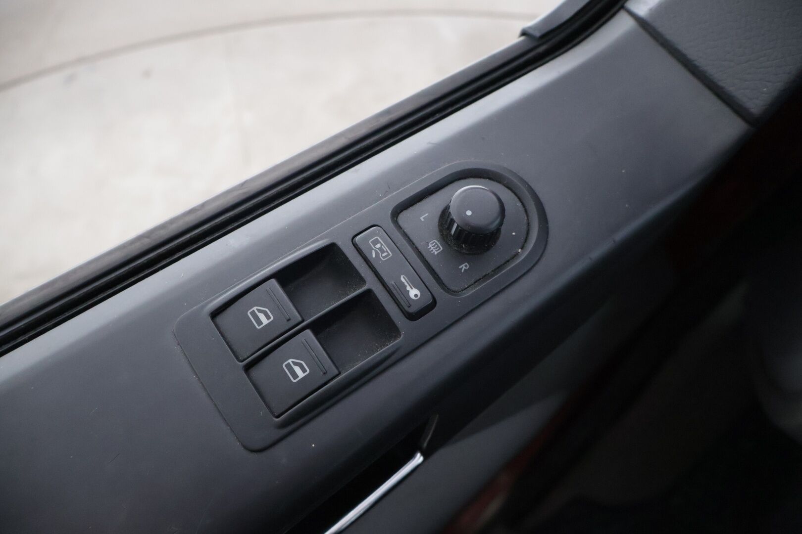 Volkswagen Multivan 2004 5D MULTIVAN MPV 2.5TDI-7HM/300 - *YritysOutlet - Myydään vain yrityksille*