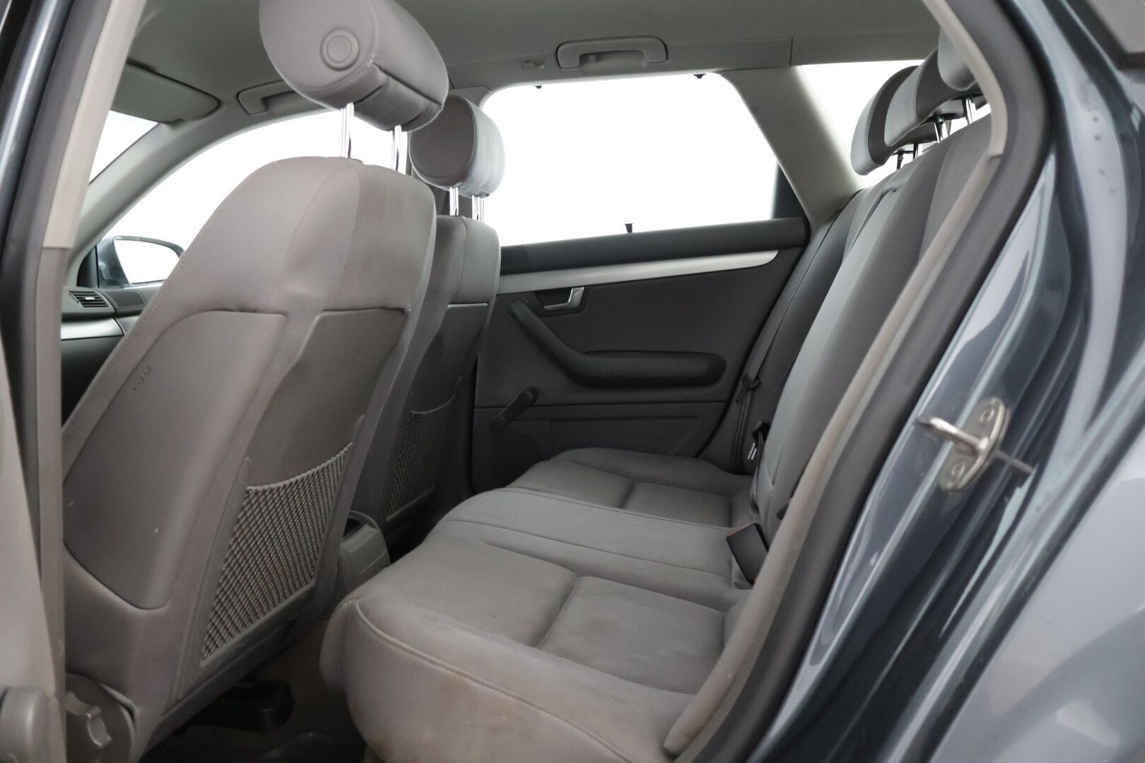 Audi A4 2003 5D A4 AVANT 2.0 CVT-8E/266 - * MYYDÄÄN HUUTOKAUPAT.COM *
