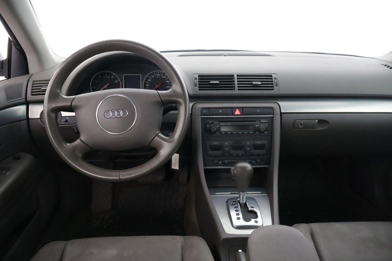 Audi A4 2003 5D A4 AVANT 2.0 CVT-8E/266 - * MYYDÄÄN HUUTOKAUPAT.COM *