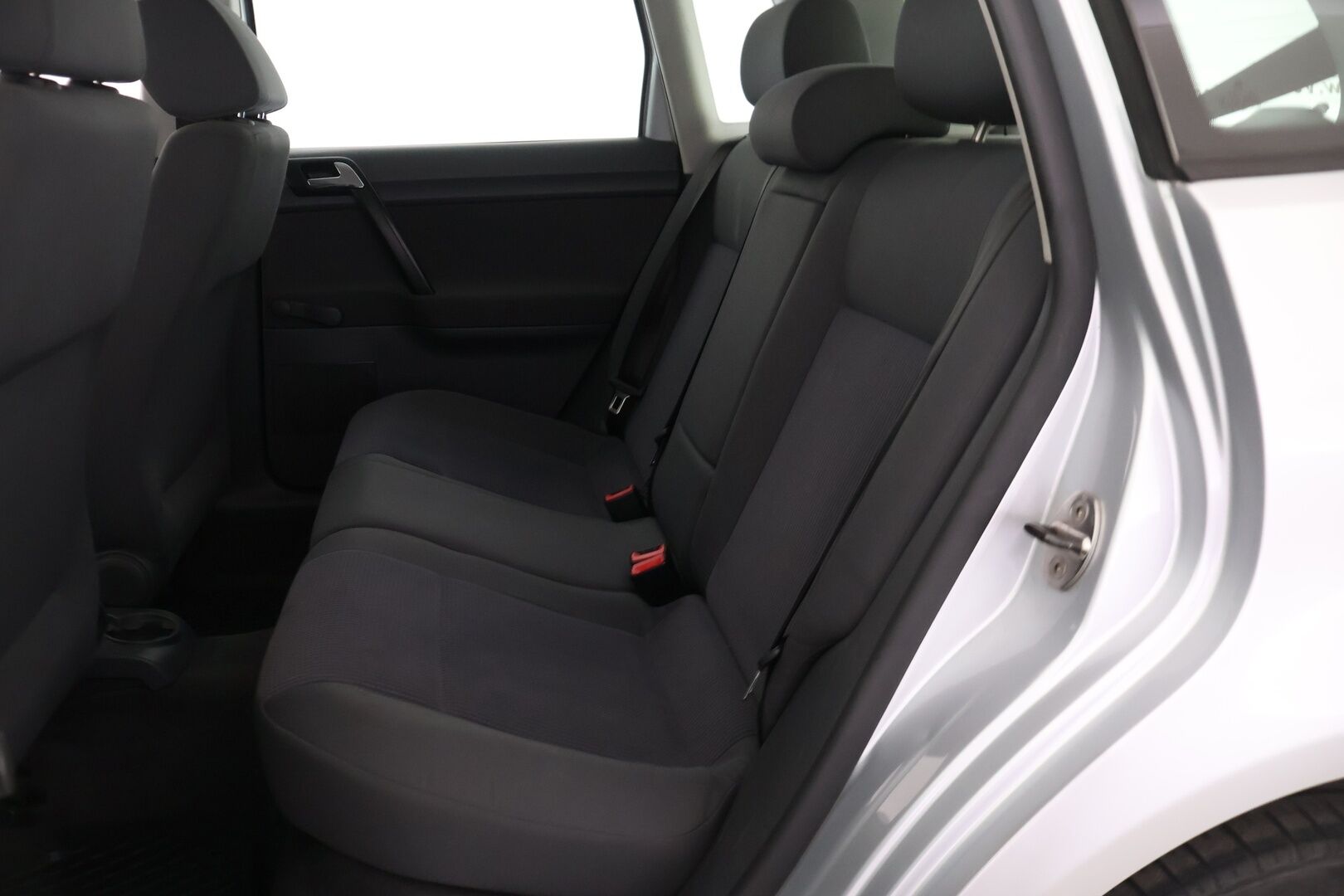 Volkswagen Polo 2004 4D Polo Hatchback *YritysOutlet - Myydään vain yrityksille* - Ryhdikäs käyttis | Suomi-auto | Bluetooth | Kahdet renkaat