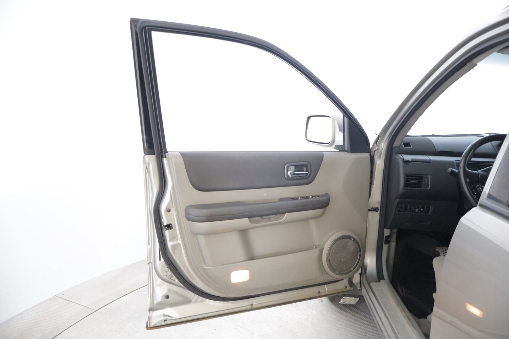 Nissan X-Trail 2006 2,0 103 Columbia Elegance 4AT 5-ov. Business - | Myydään huutokaupat.comissa | Kattoluukku | Lukko neliveto | Vetokoukku | Juuri katsastettu | - KORKO VAIN 3,99 %