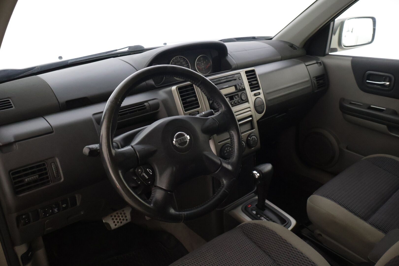 Nissan X-Trail 2006 2,0 103 Columbia Elegance 4AT 5-ov. Business - | Myydään huutokaupat.comissa | Kattoluukku | Lukko neliveto | Vetokoukku | Juuri katsastettu | - KORKO VAIN 3,99 %