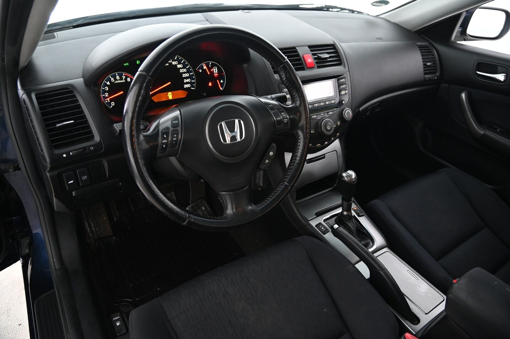 Honda Accord 2006 5D ACCORD TOURER EXE 2.4 AUTOMATIC 5D ACCORD TOURER EXE 2.4 AUTOMATIC **YritysOutlet - Myydään vain yrityksille* - Vakkari / Katsastettu 10/25 / S-lasit / Lohkolämmitin sisäpistokkeella