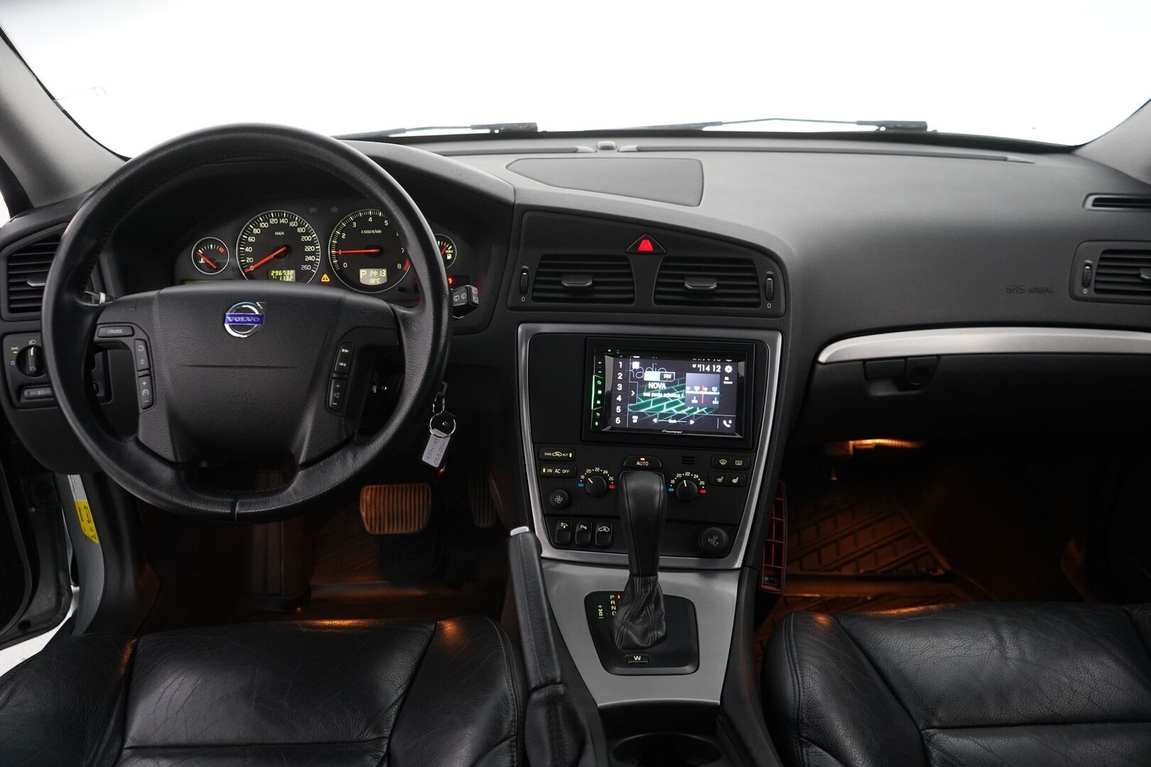 Volvo V70 2007 2.5T AWD Geartronic Summum - *Täydellinen huoltohistoria! / *Harvinainen / Suomi-auto / Nahkapenkit muistilla / Koukku / Metalliväri / Vakkari 