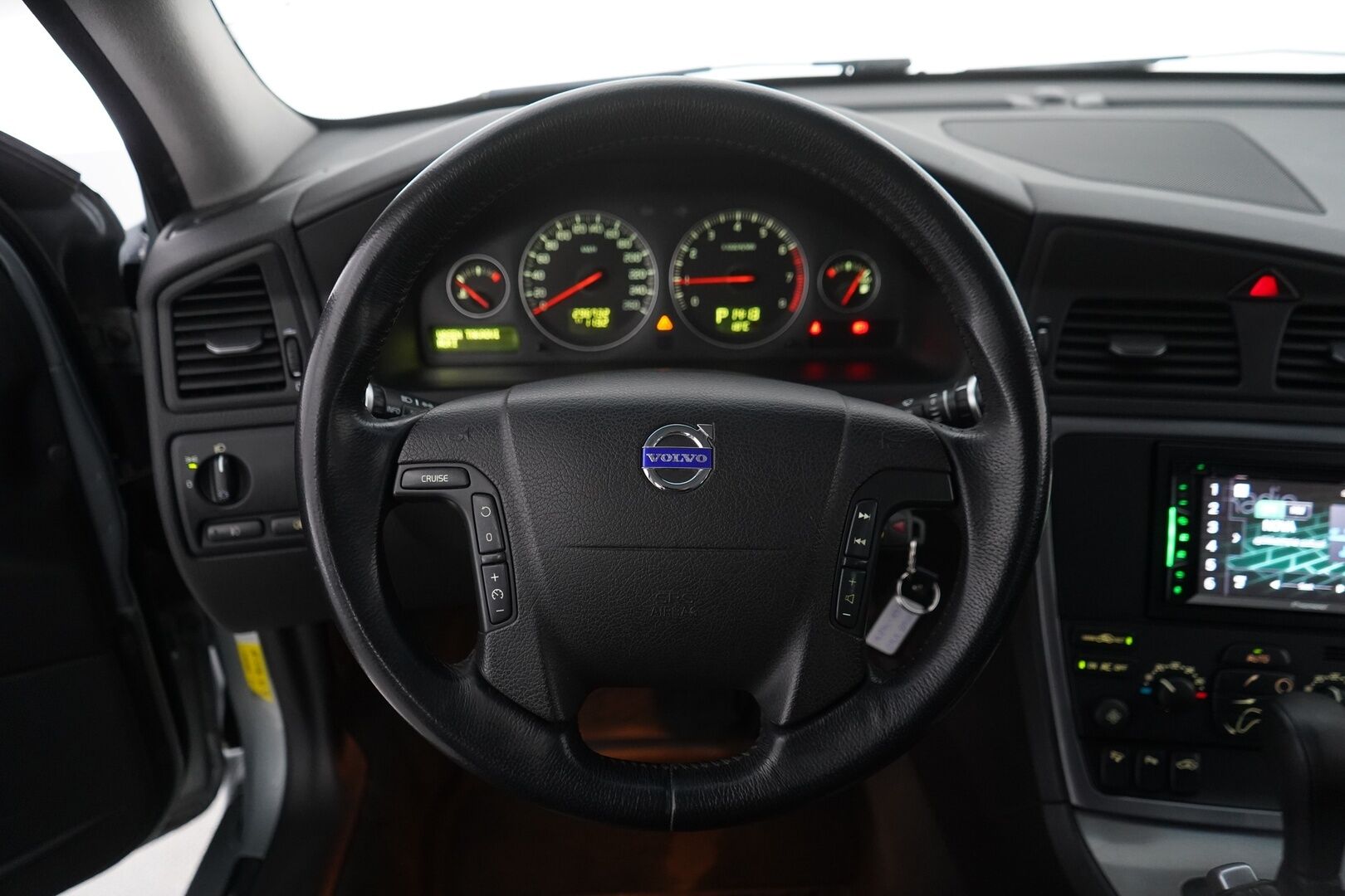 Volvo V70 2007 2.5T AWD Geartronic Summum - *Täydellinen huoltohistoria! / *Harvinainen / Suomi-auto / Nahkapenkit muistilla / Koukku / Metalliväri / Vakkari 